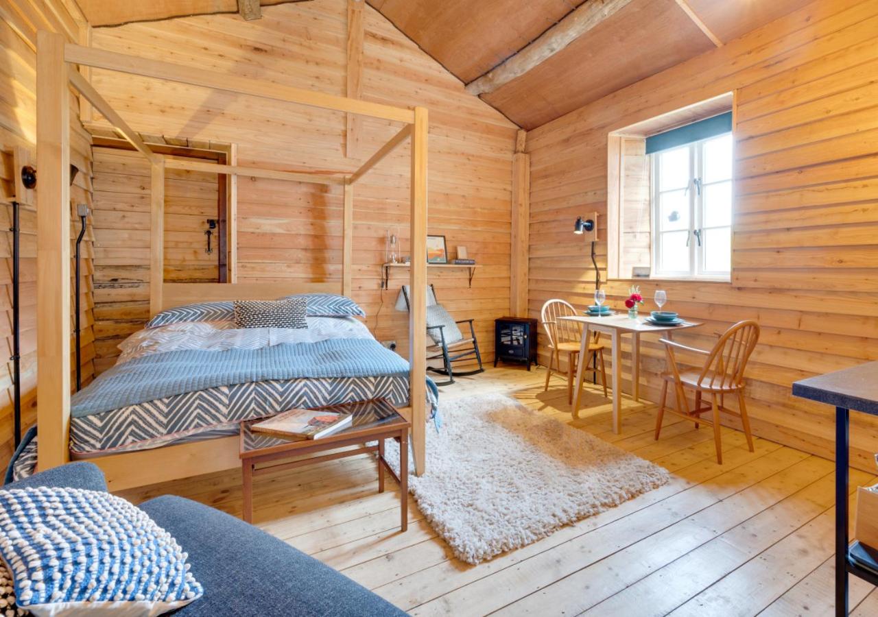 One-Bedroom House photo 1