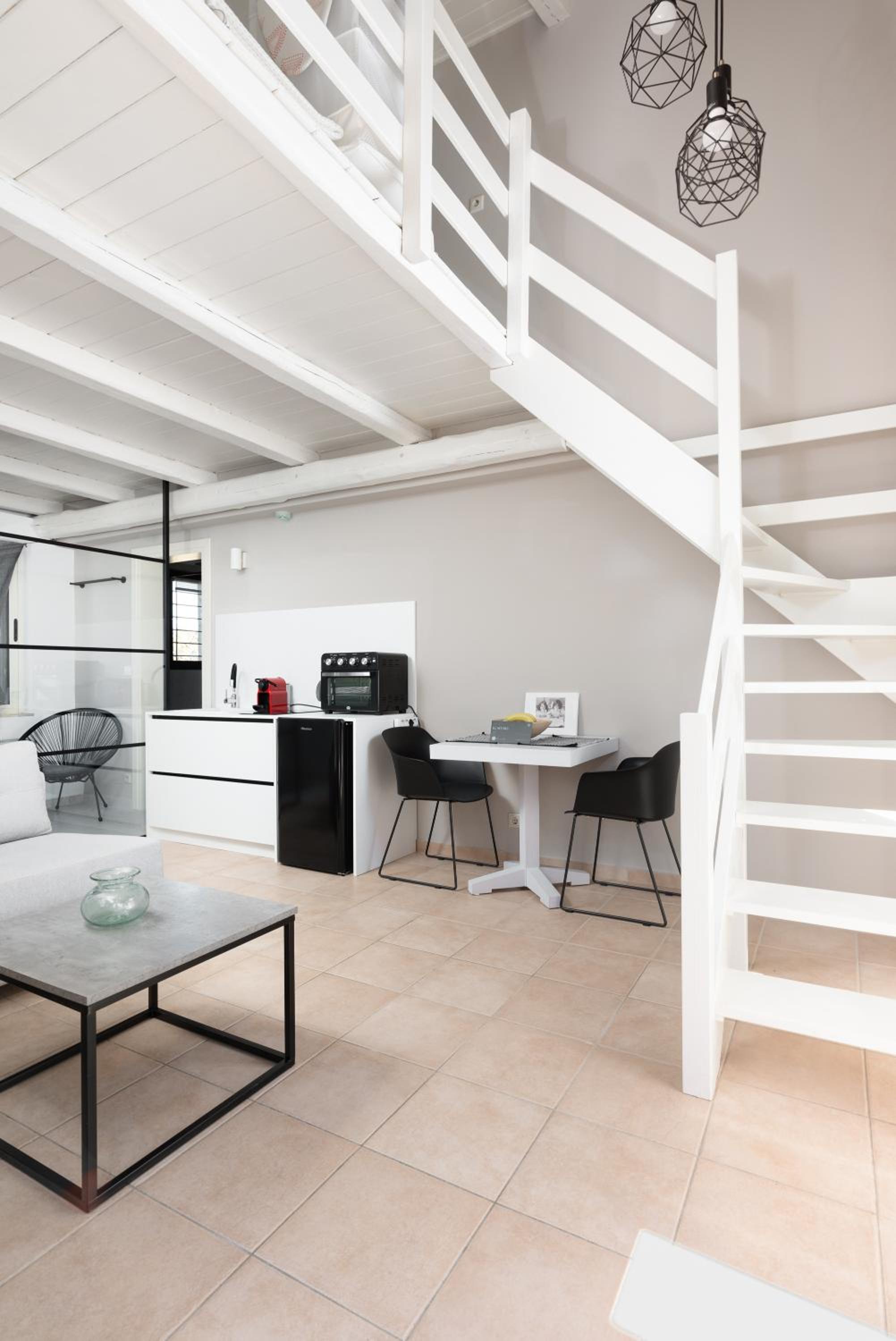 Deluxe Loft - Photo 8