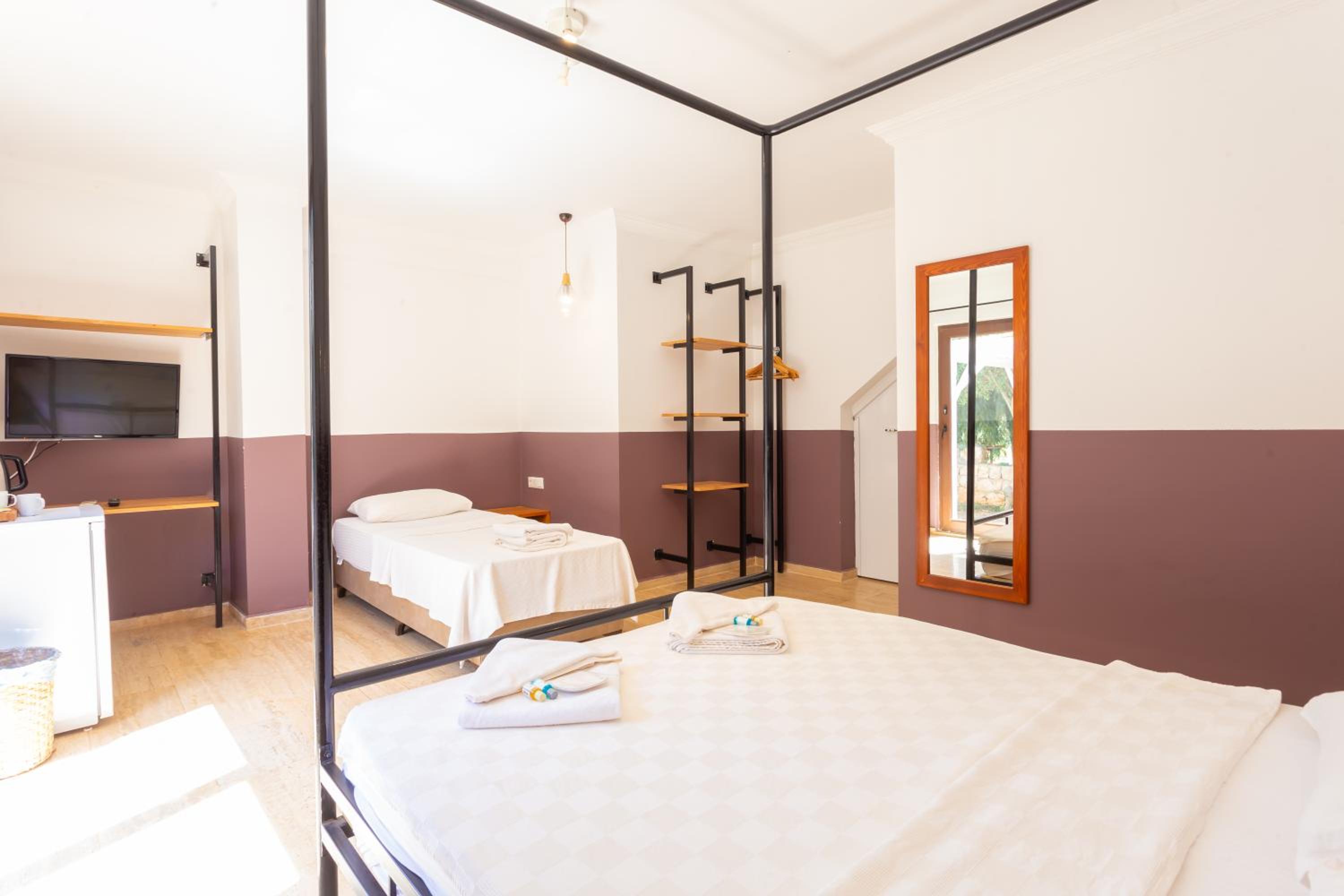 Triple Room - Photo 11