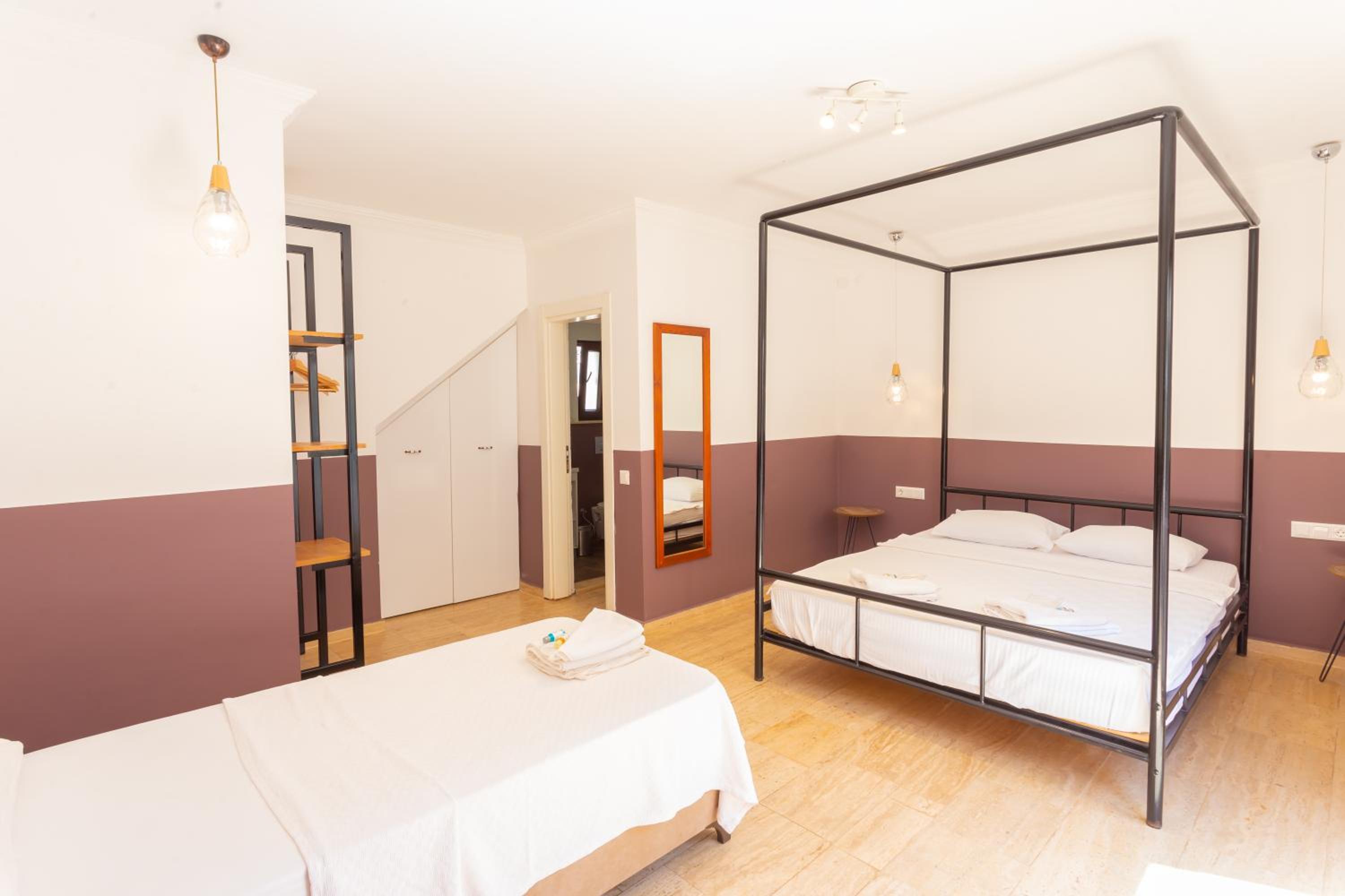 Triple Room - Photo 9