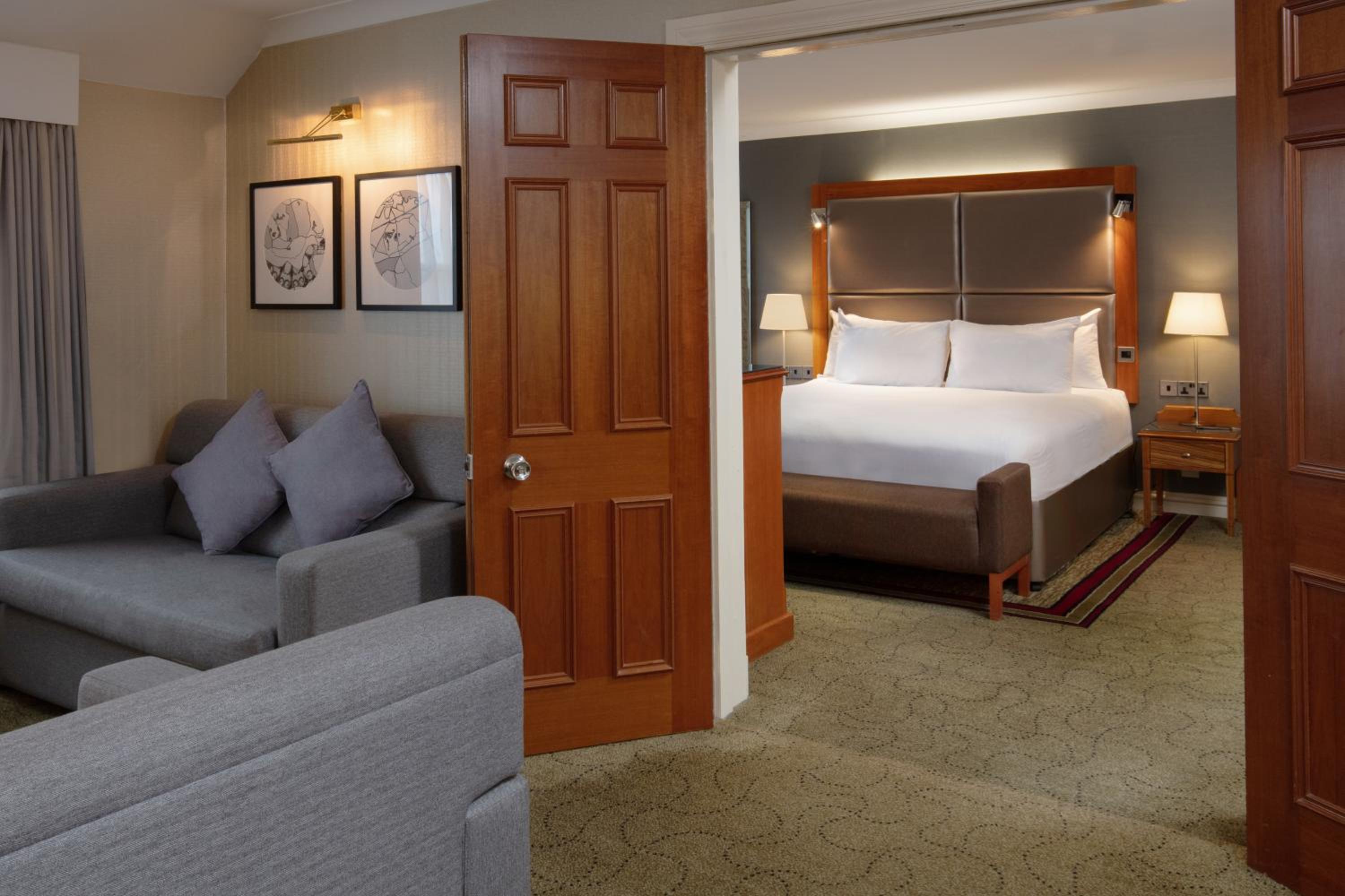 One-Bedroom Suite - Photo 1