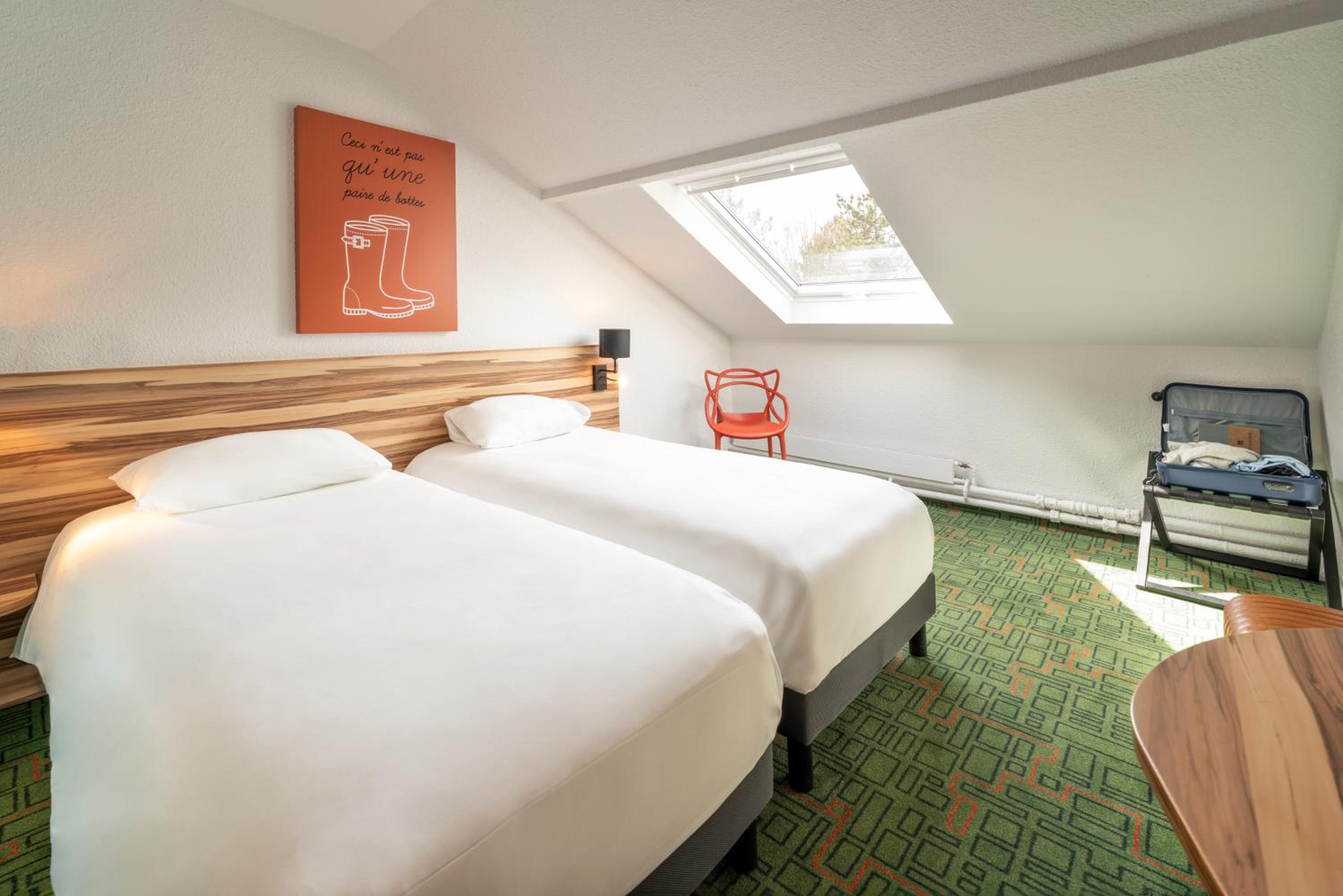 Standard Room with Two Single Beds - Photo 6