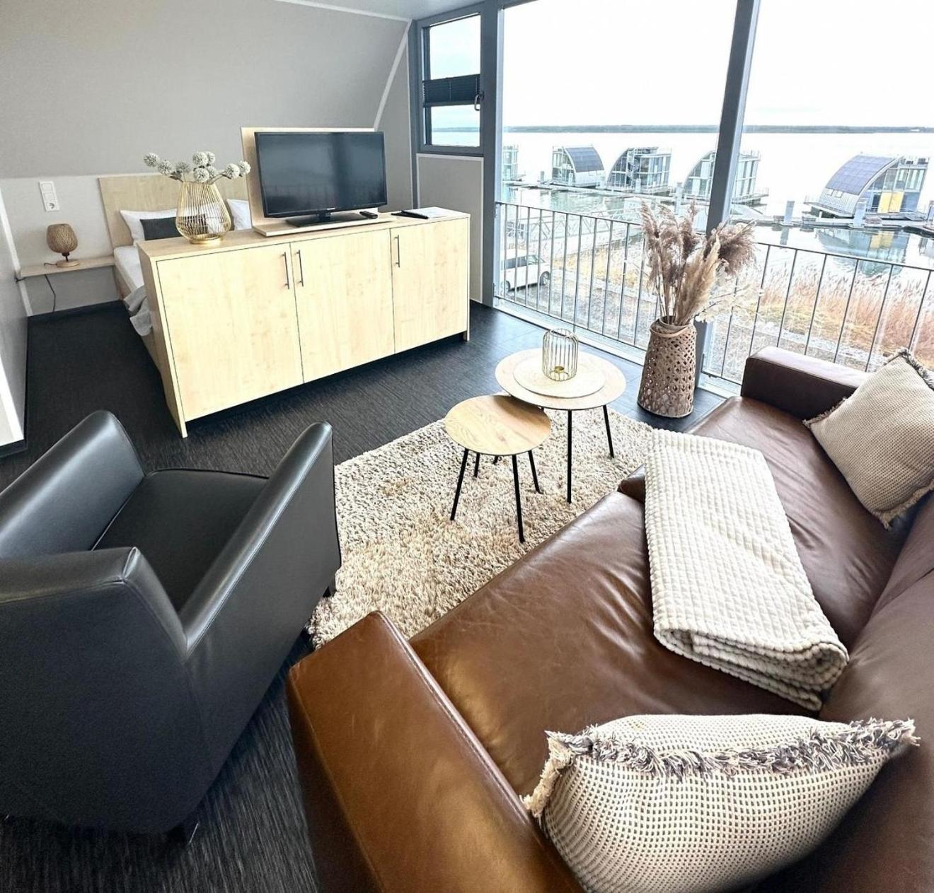 Apartment photo 2