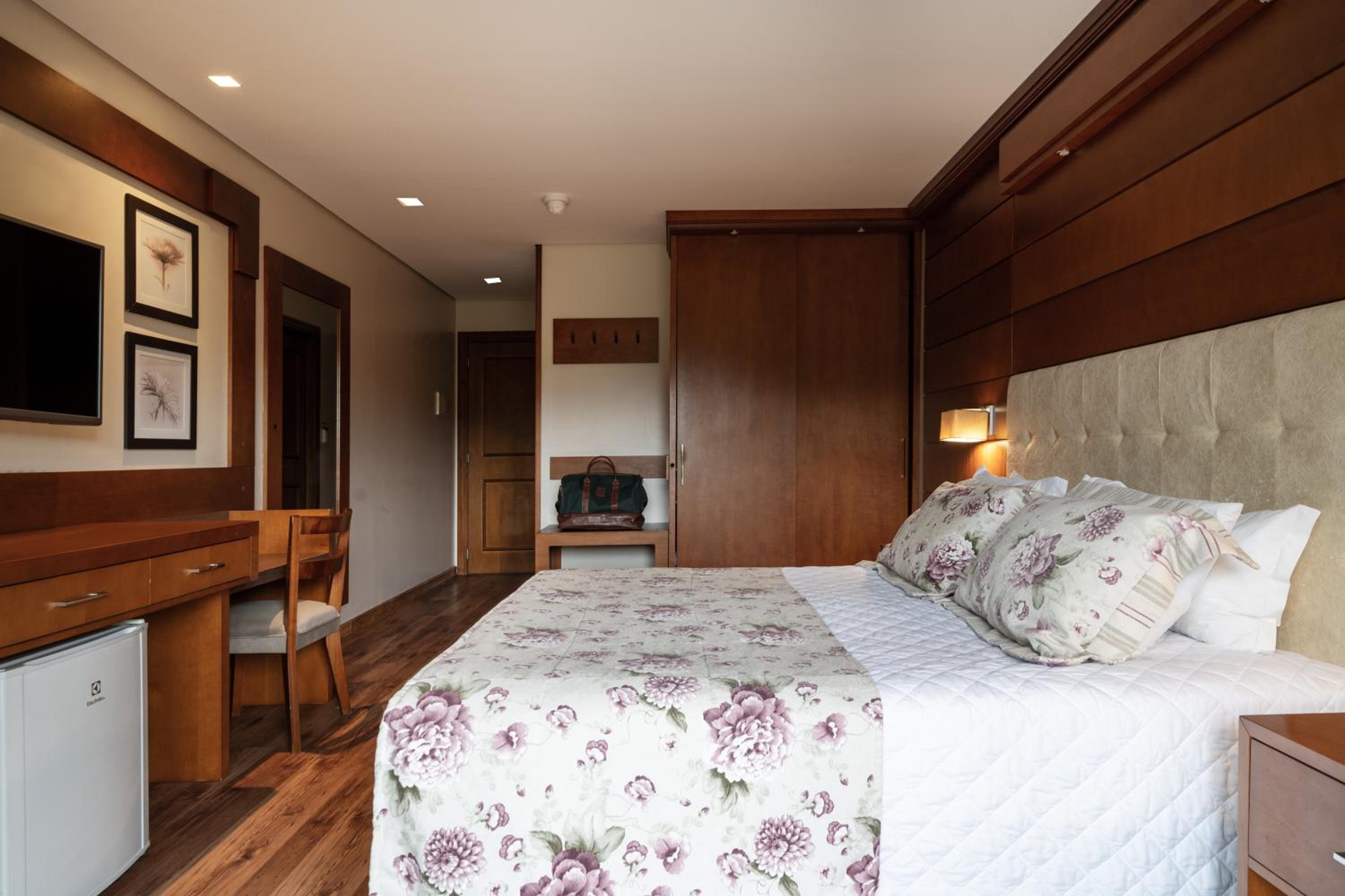 Super Deluxe Double Room - Photo 3
