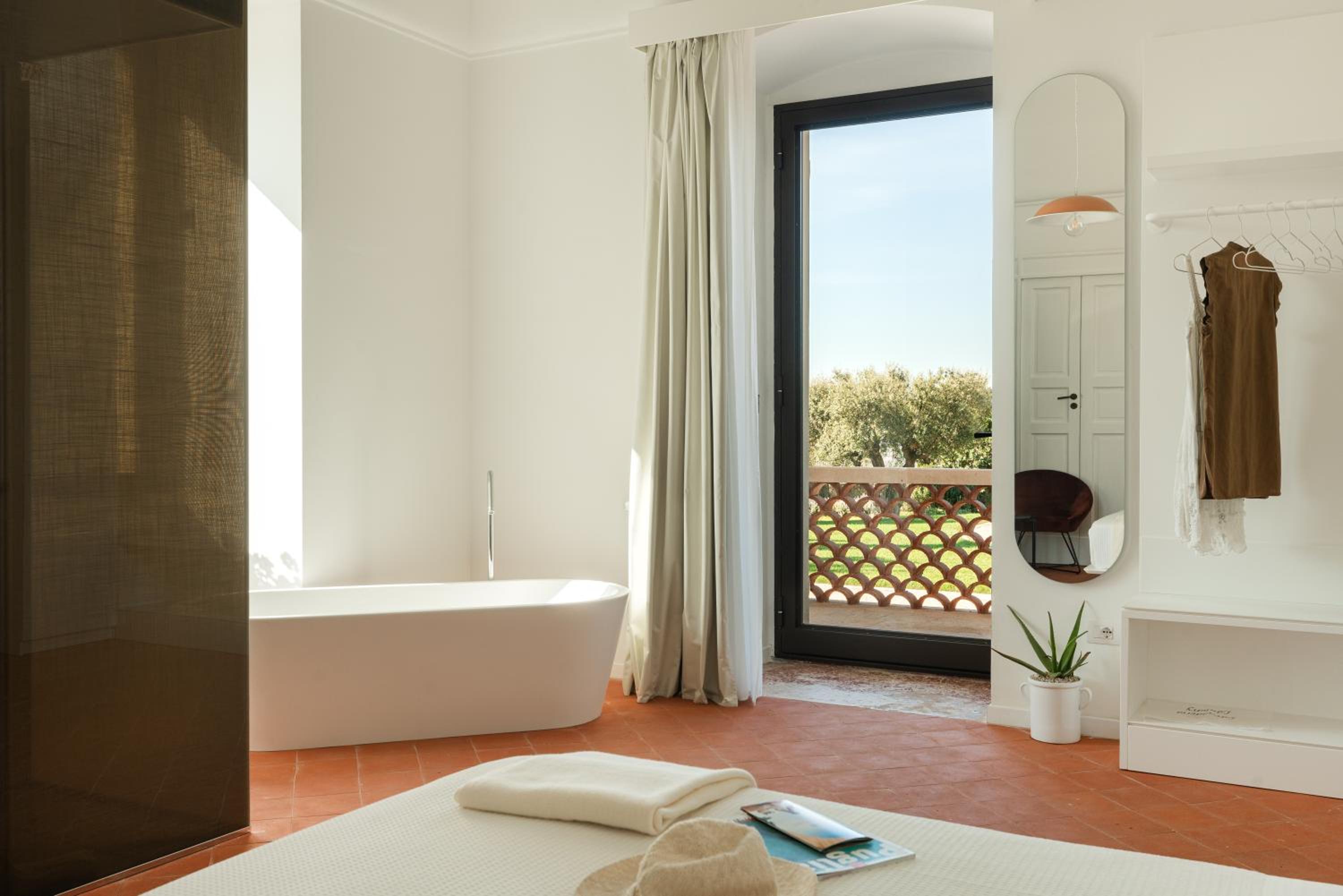 Deluxe Double Room with Balcony and Sea View photo 3
