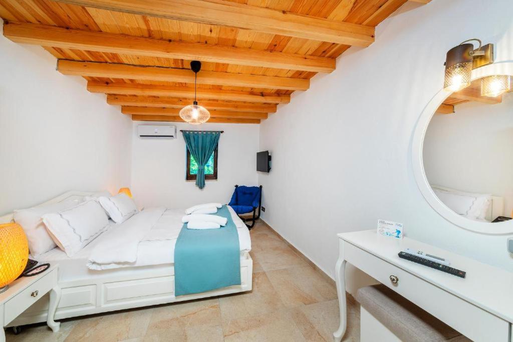 Double Room with Garden View - Photo 4