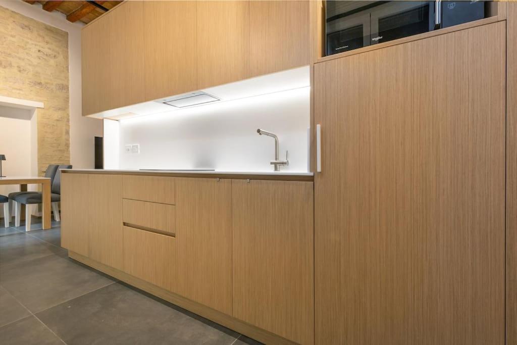 One-Bedroom Apartment photo 3