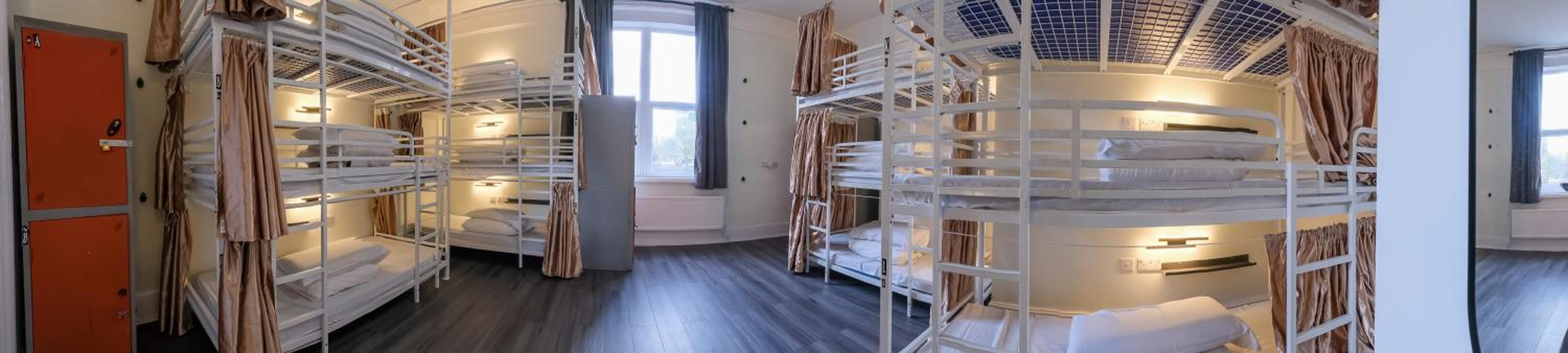 Bed in 12-Bed Mixed Dormitory Room photo 1