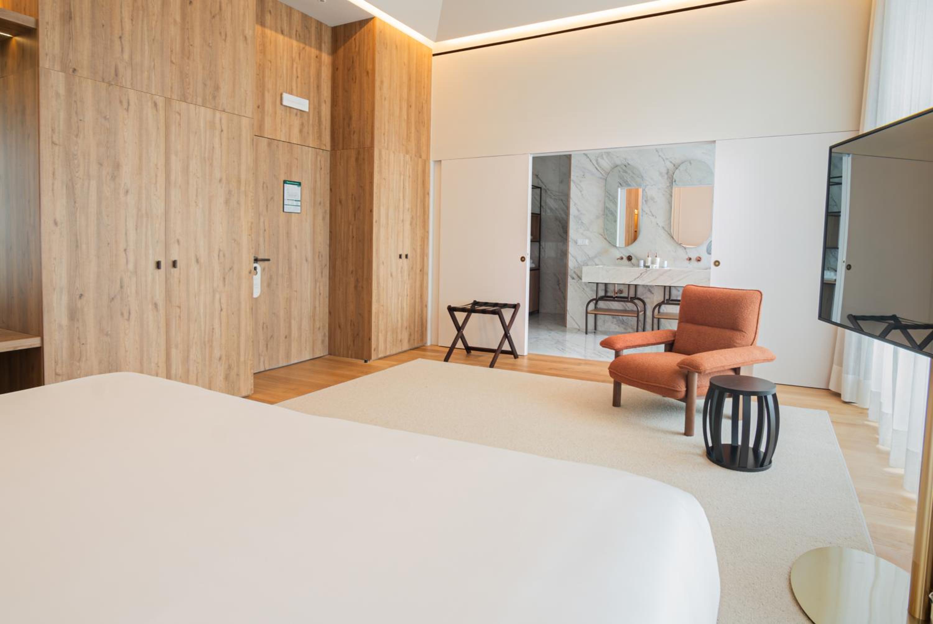 Royal Suite - Photo 2