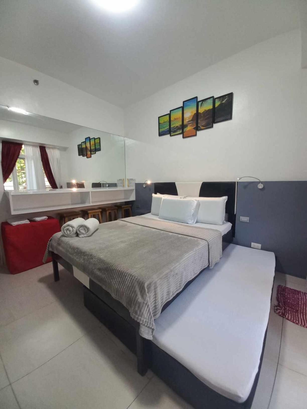 Studio Apartment - Photo 1