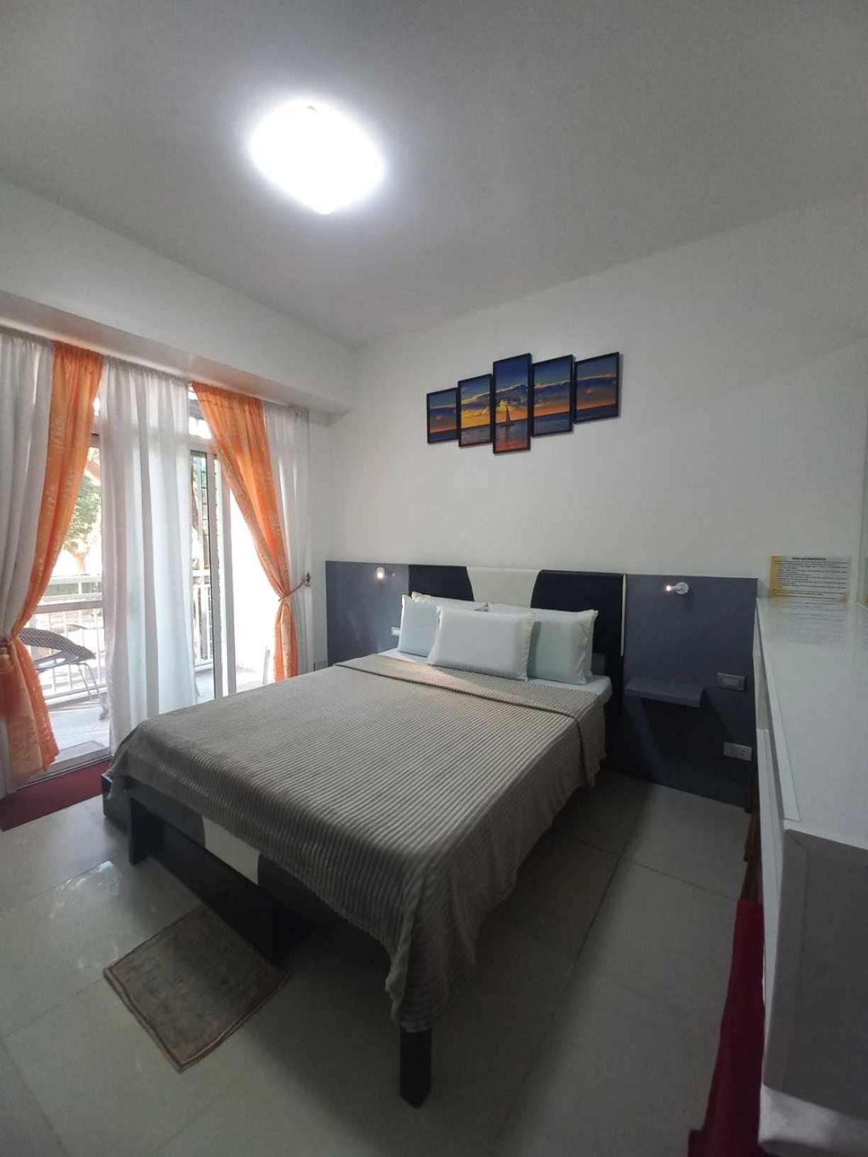 Studio Apartment - Photo 14
