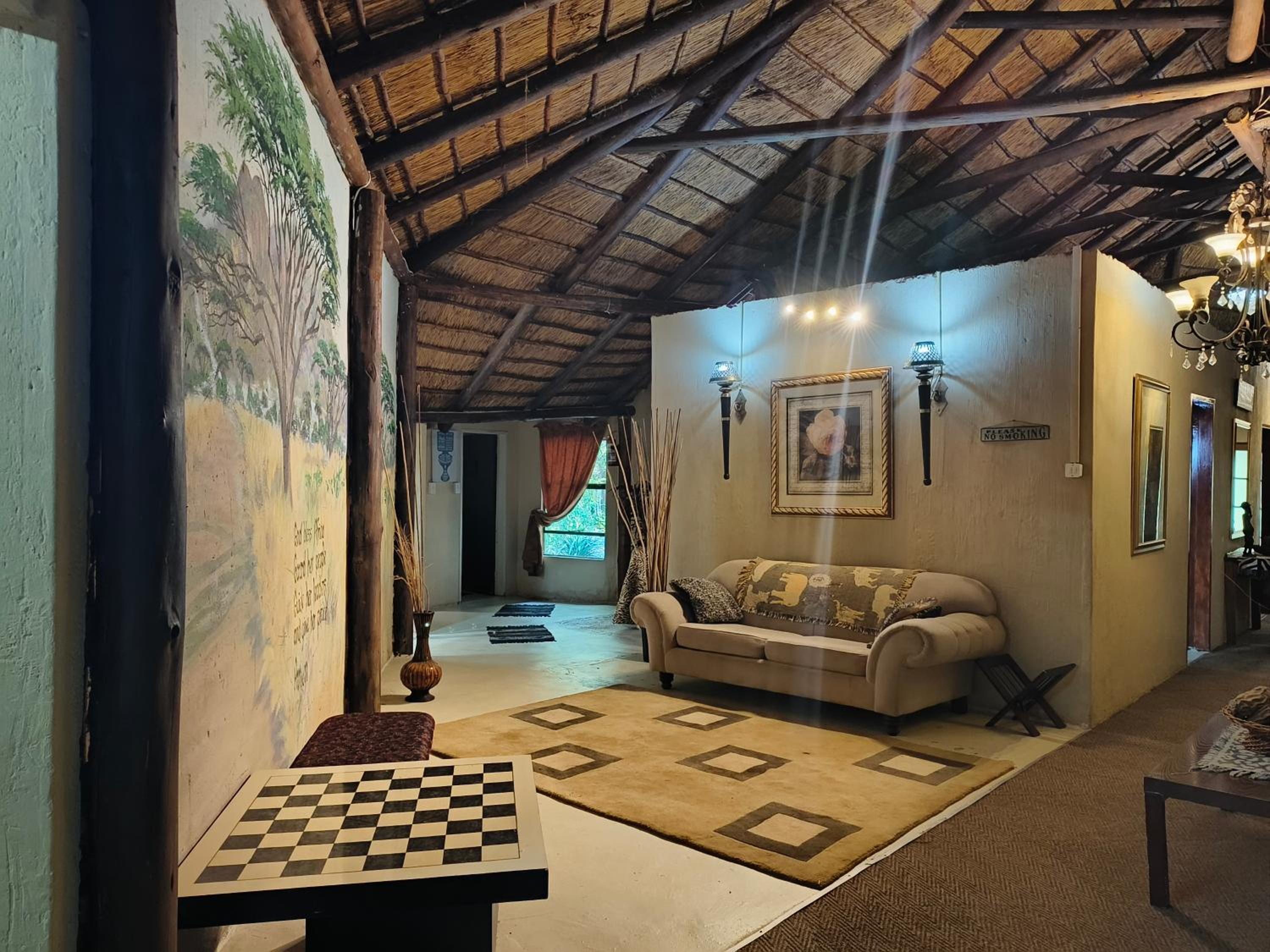 Seven-Bedroom House - Photo 17