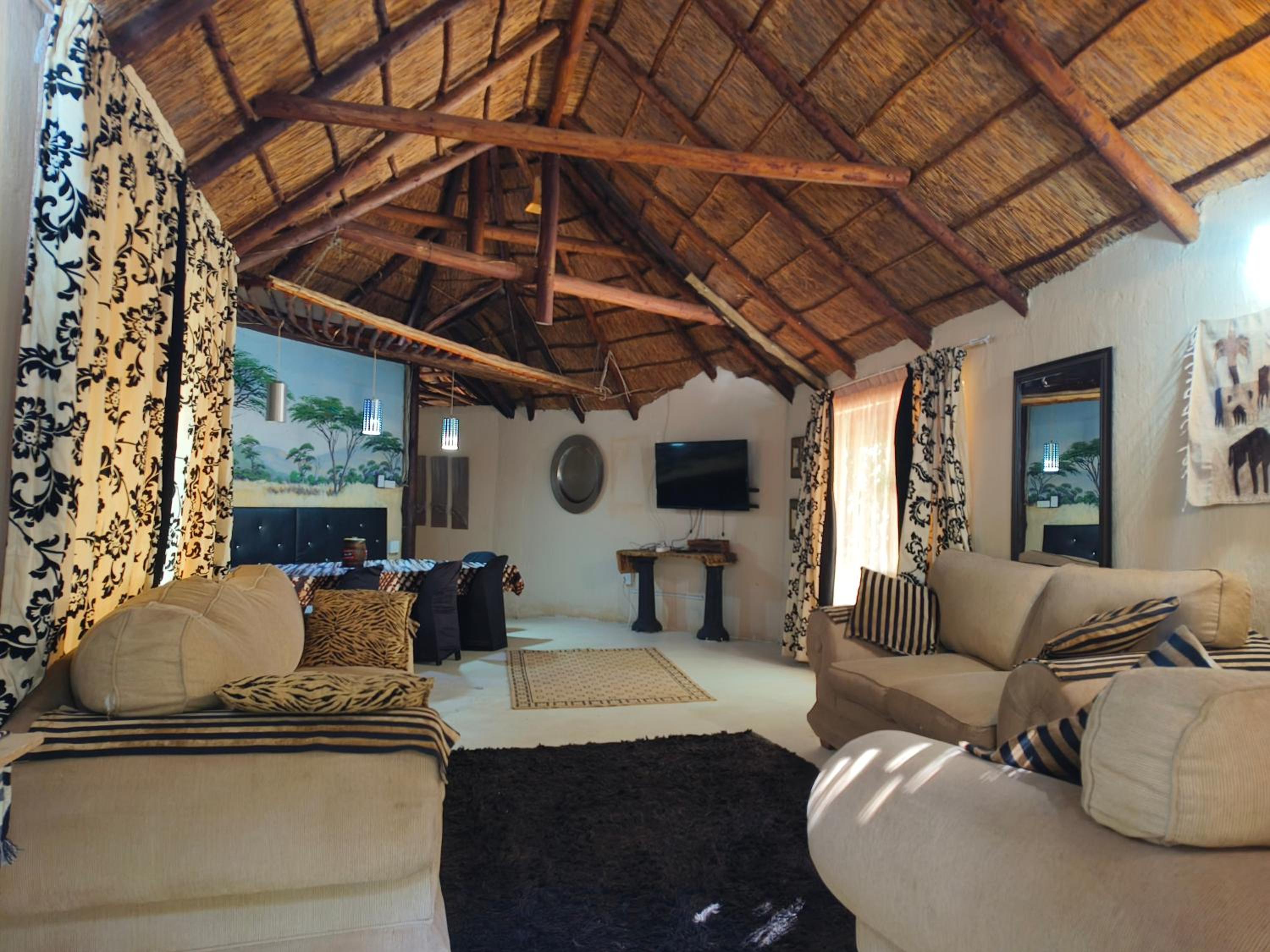 Seven-Bedroom House - Photo 16