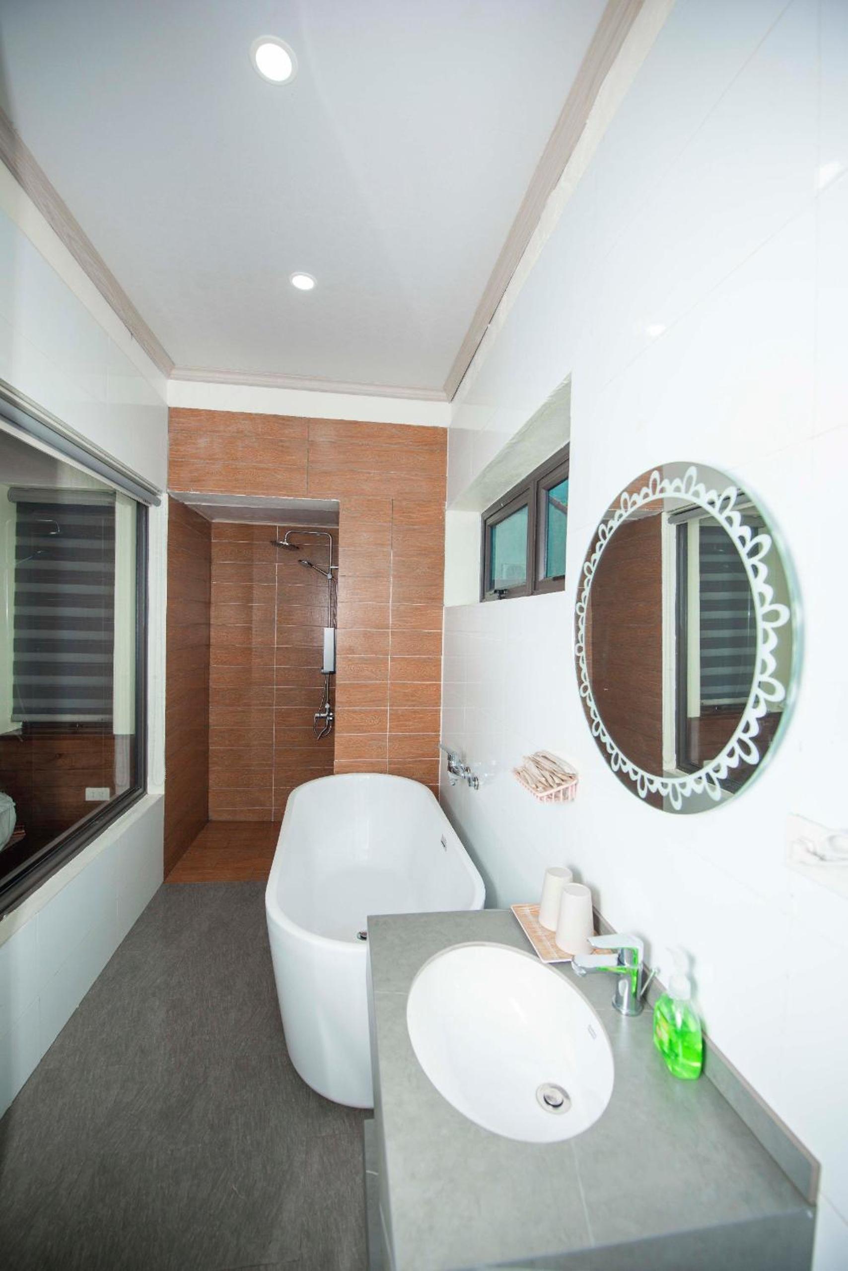 Deluxe Double Room with Bath photo 2