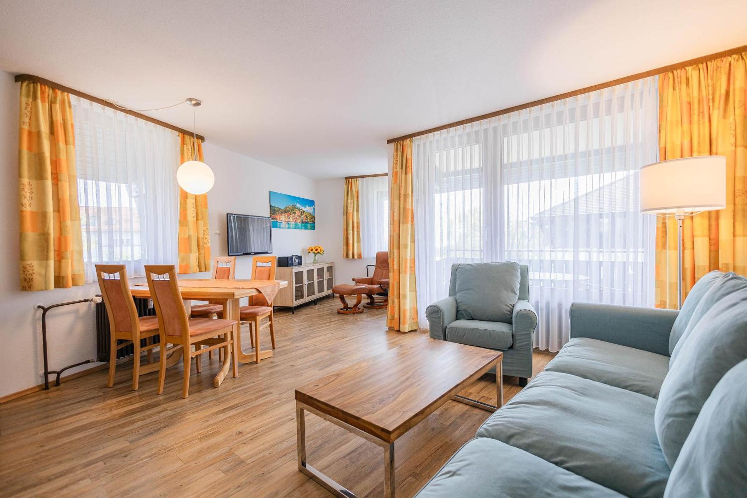 Apartment with Balcony photo 1