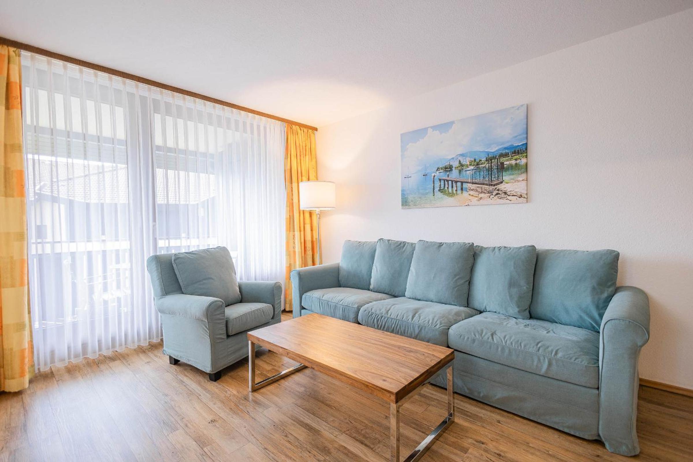 Apartment with Balcony photo 2