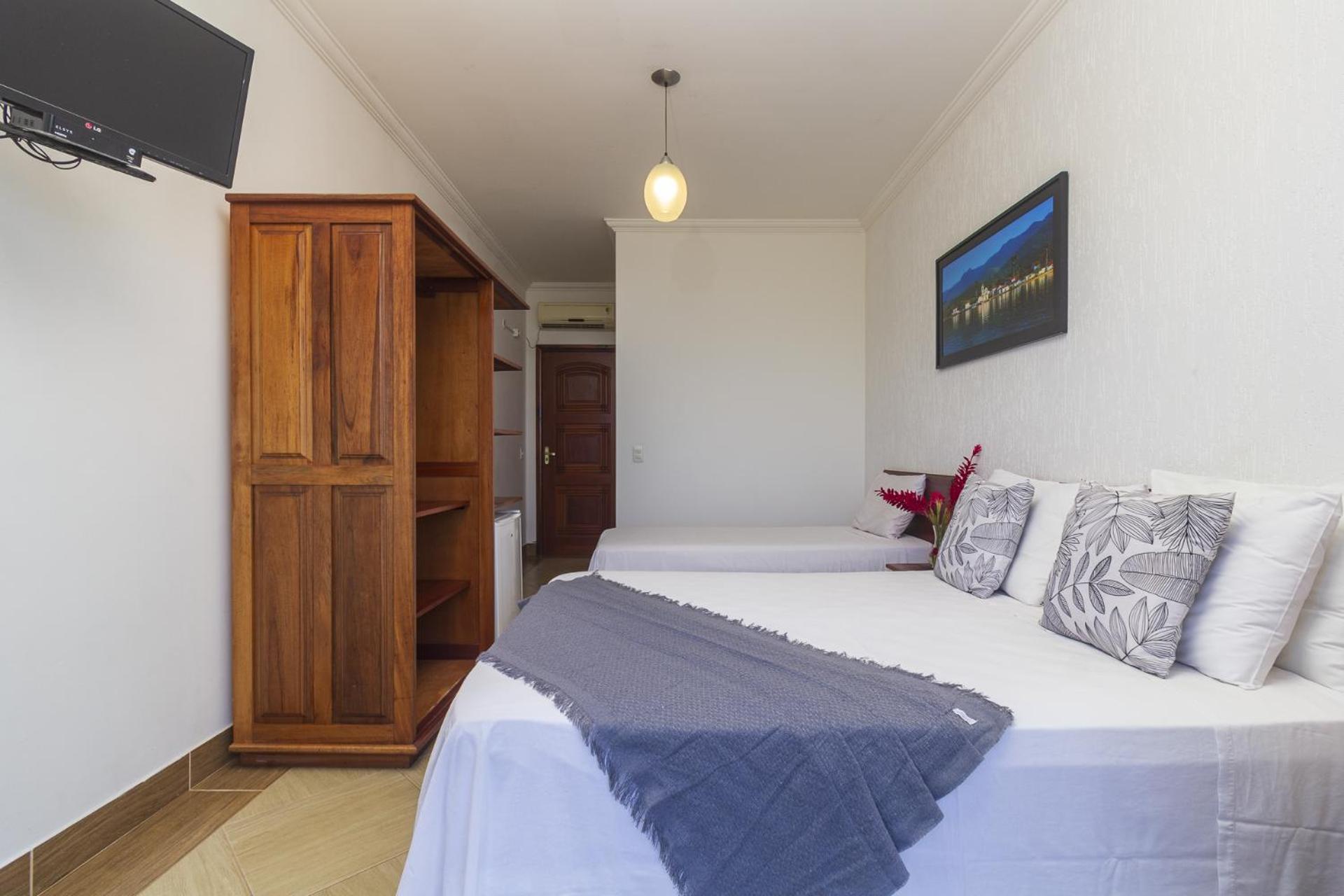 Deluxe Triple Room with Sea View - Photo 3