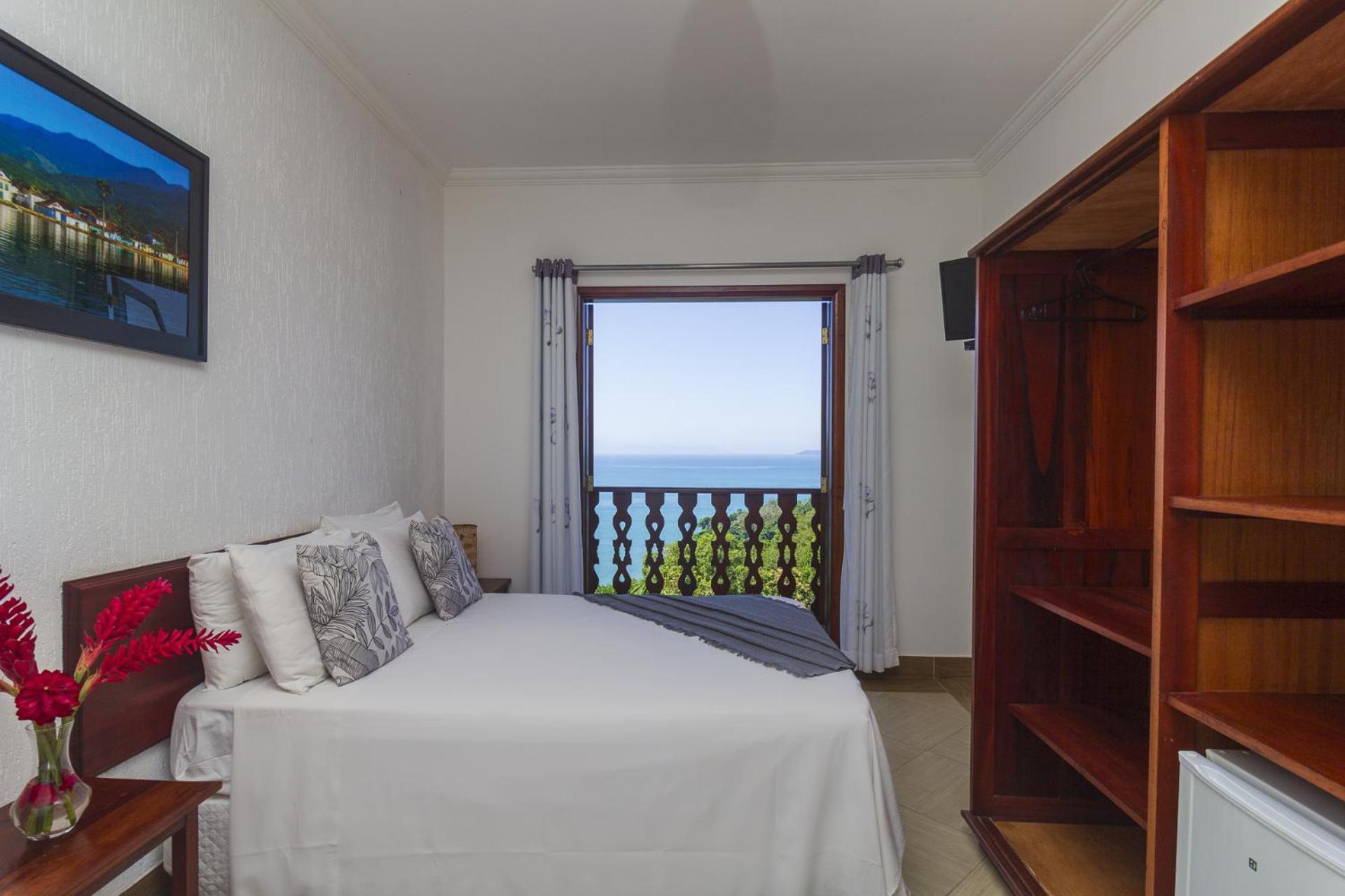 Deluxe Triple Room with Sea View - Photo 1