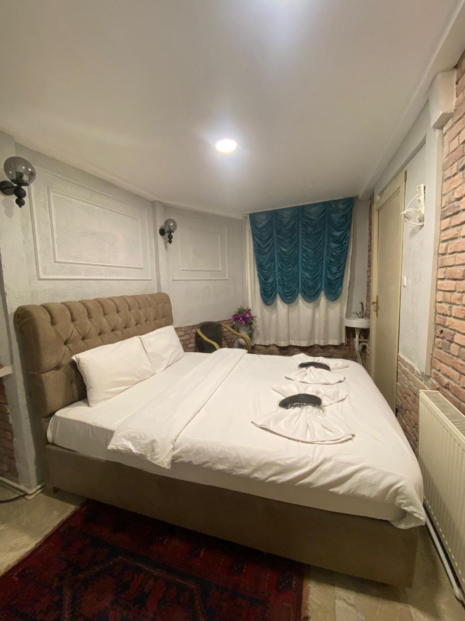 Economy Double or Twin Room photo 3