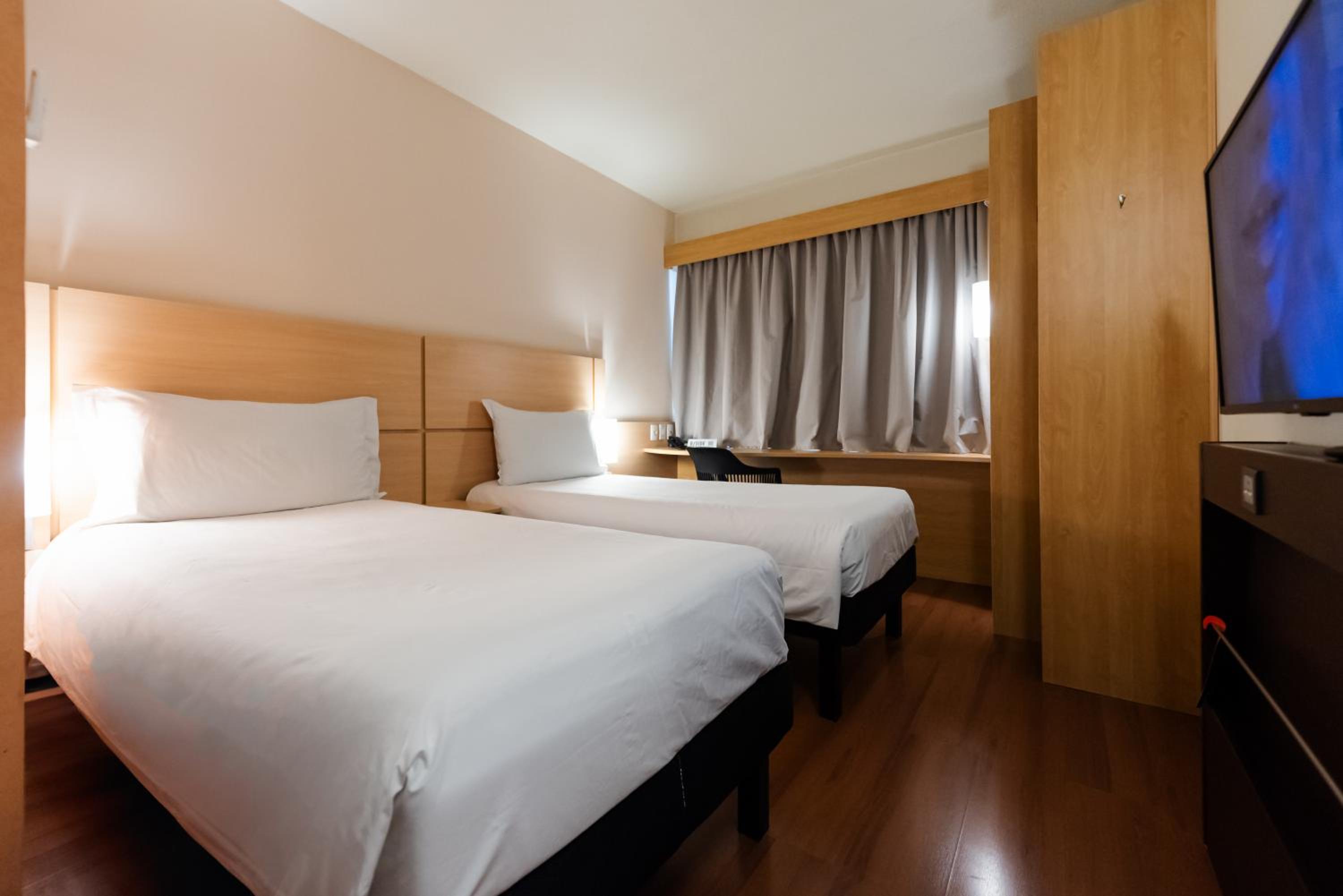 Standard Twin Room photo 3
