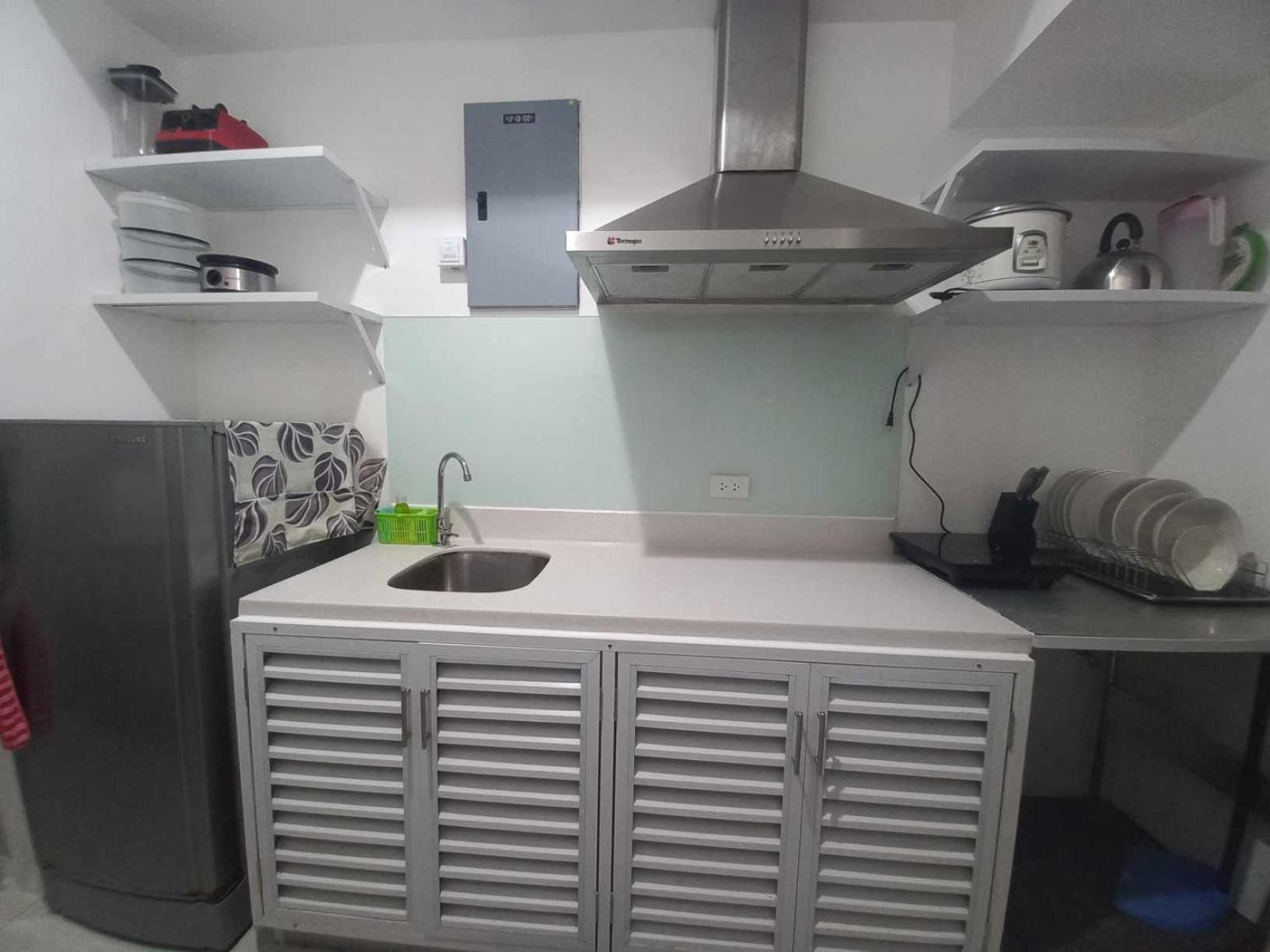 Studio Apartment - Photo 8