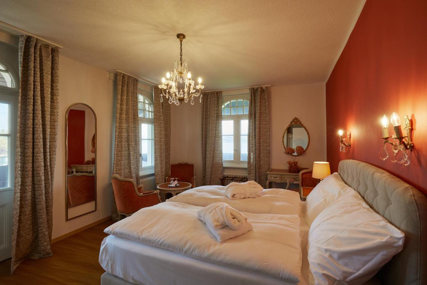 Suite with Lake View - Photo 1