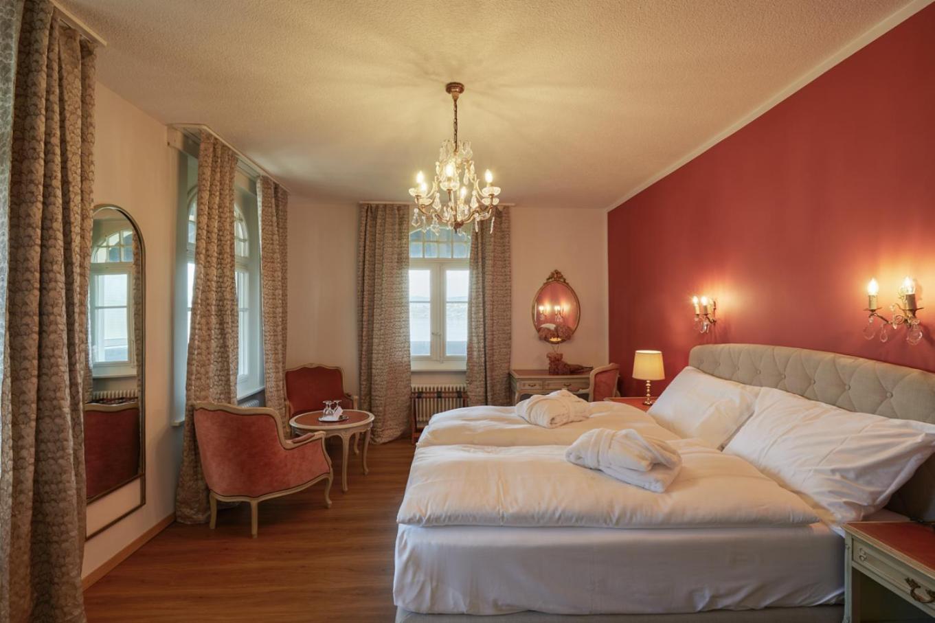 Suite with Lake View - Photo 2