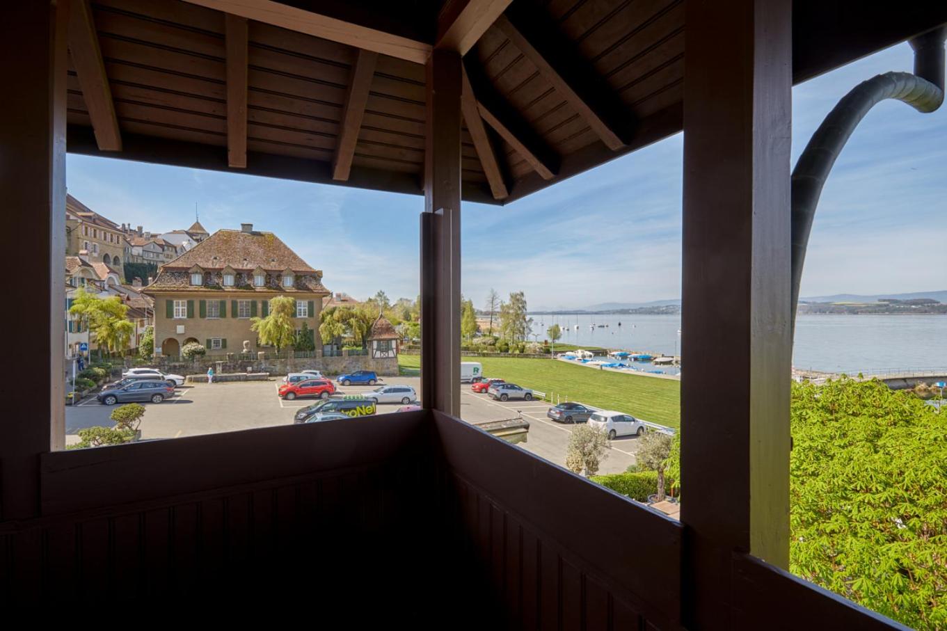 Suite with Lake View - Photo 8