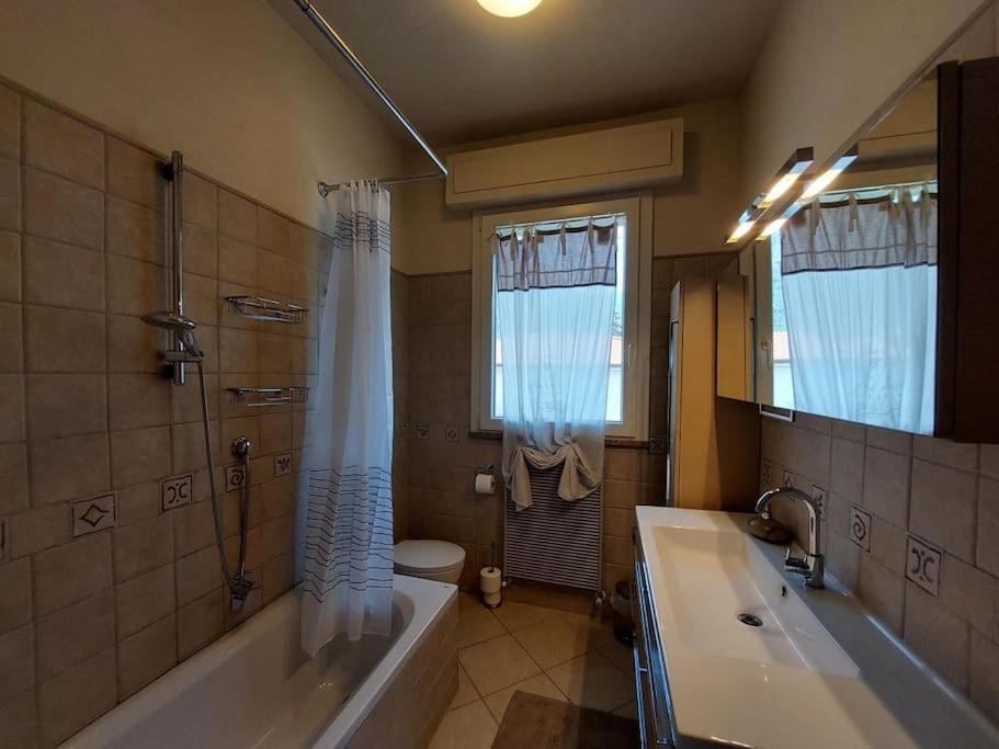 Three-Bedroom House photo 3