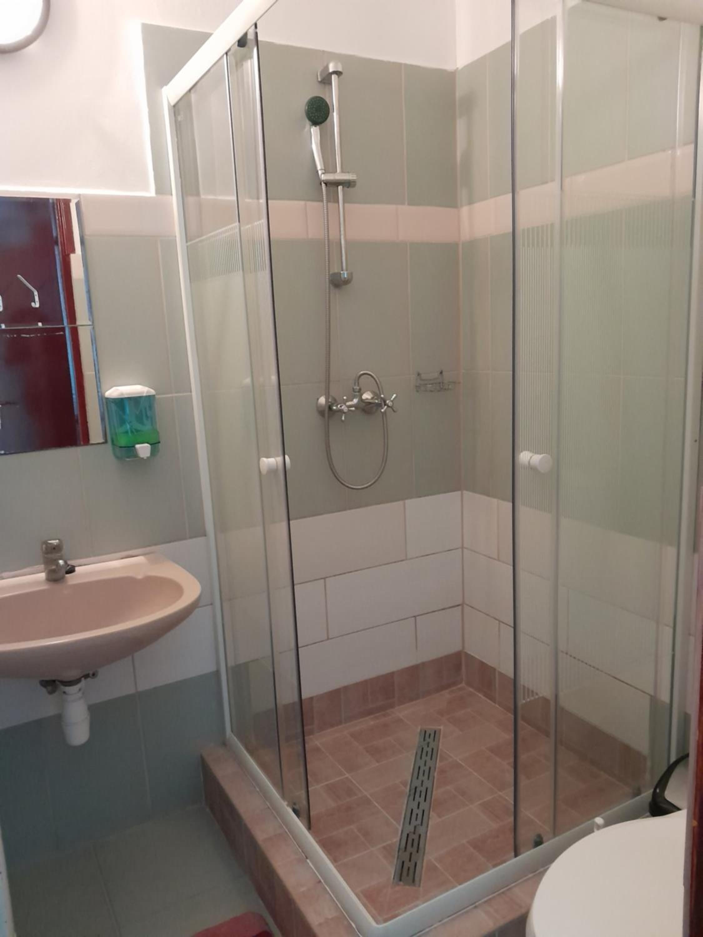 Deluxe Double Room with Shower photo 3