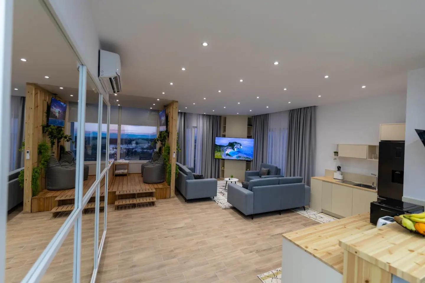 Deluxe Suite