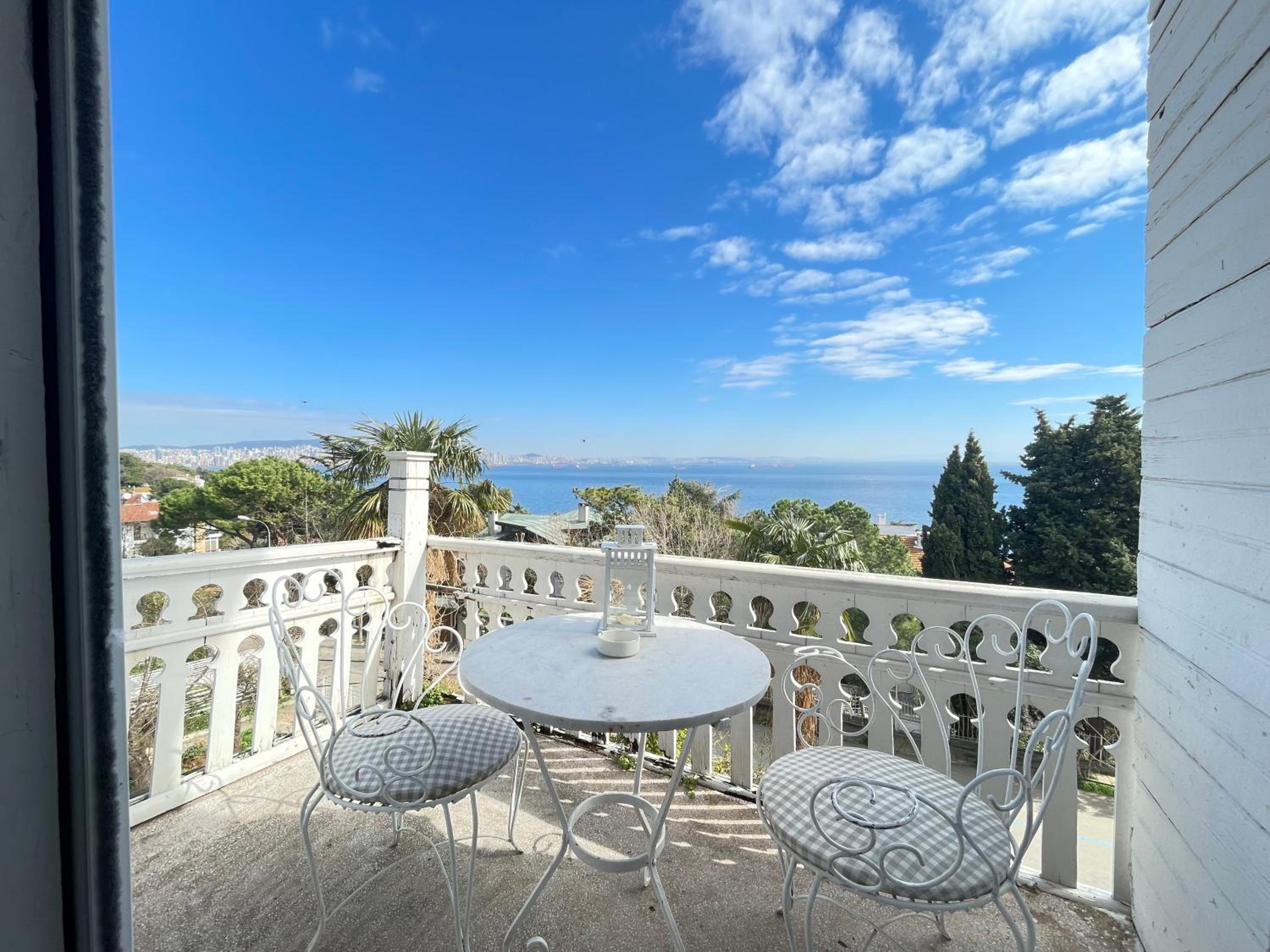 Double Room with Balcony and Sea View - Photo 5