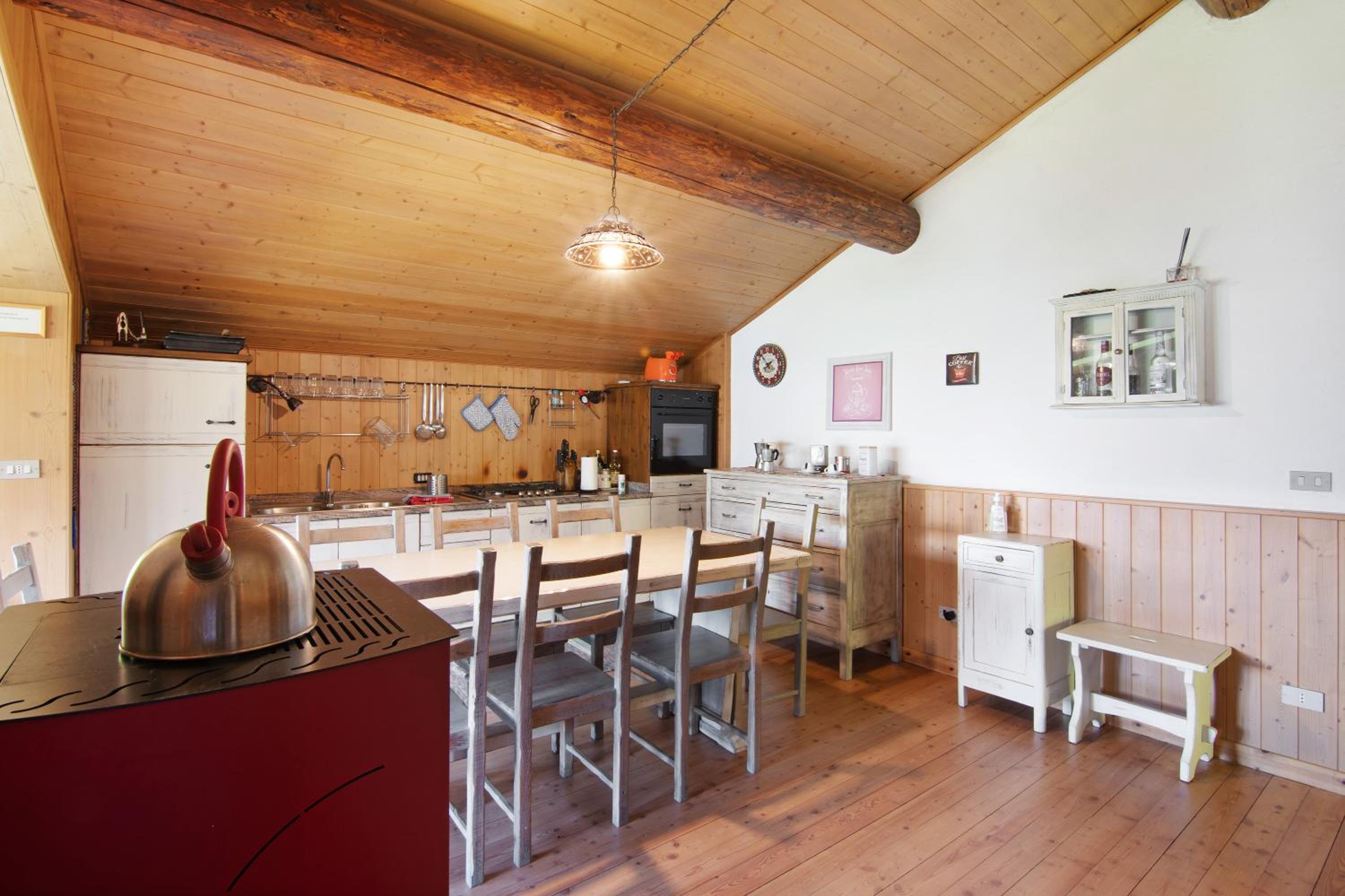 Three-Bedroom House - Photo 19