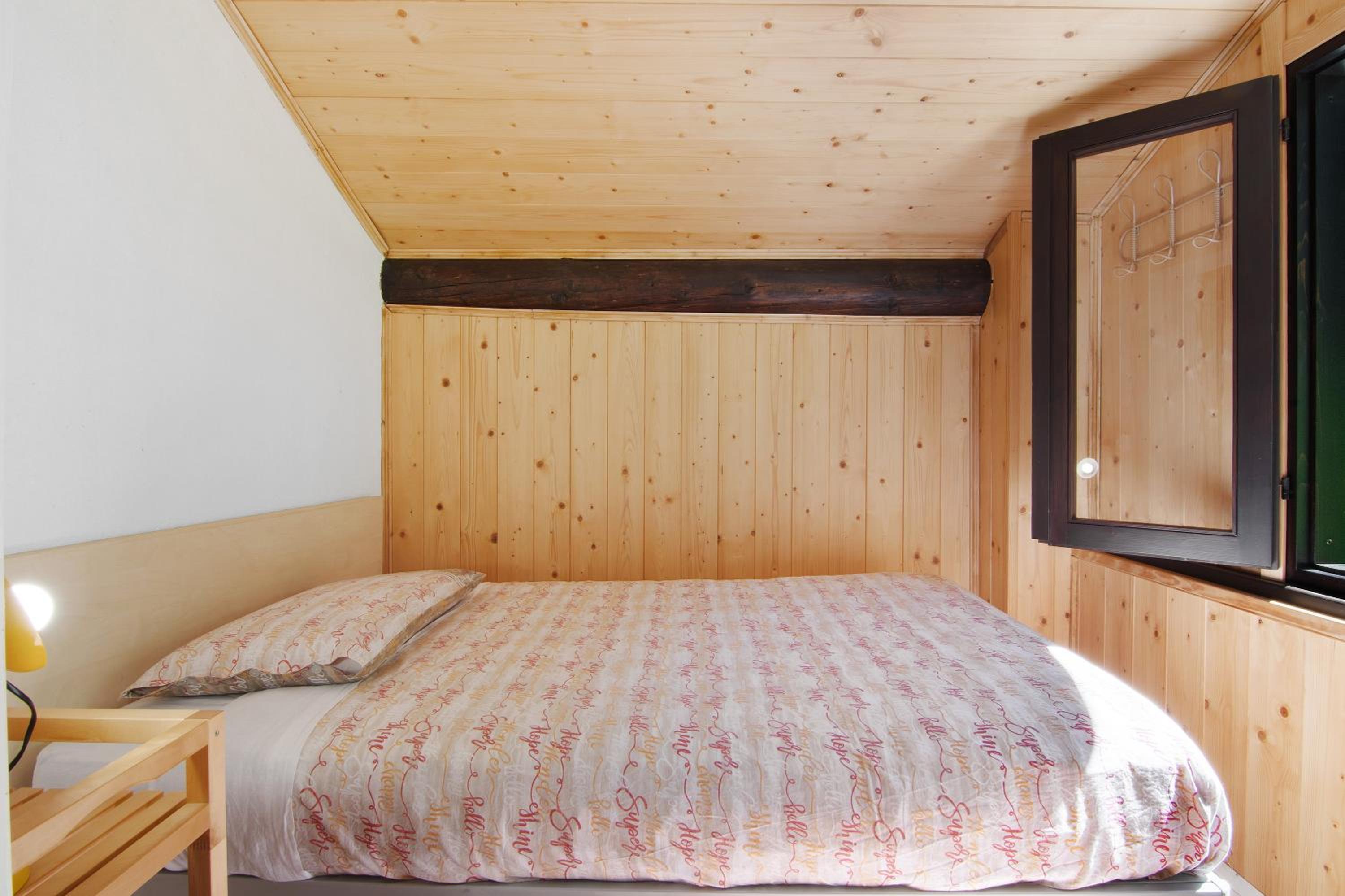 Three-Bedroom House - Photo 6