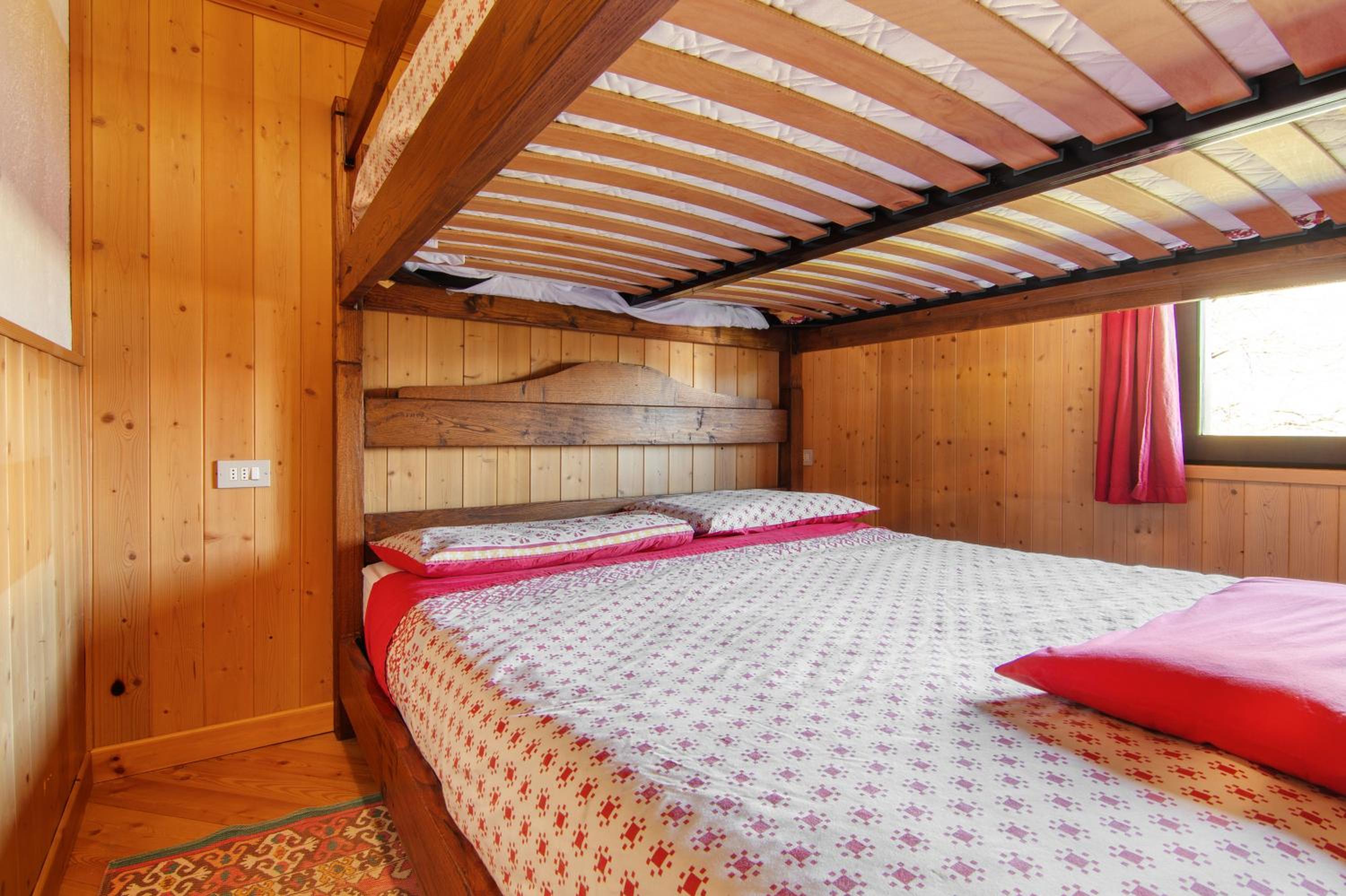 Three-Bedroom House - Photo 16