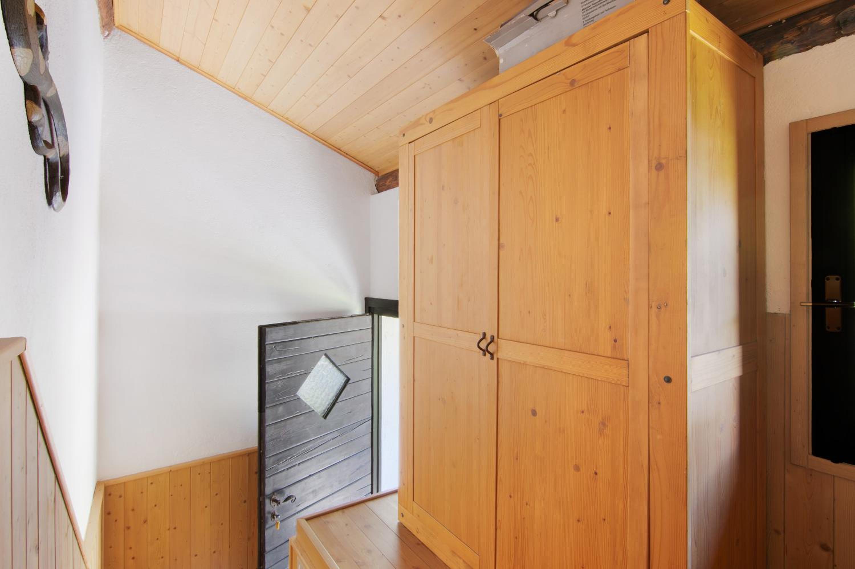 Three-Bedroom House - Photo 11