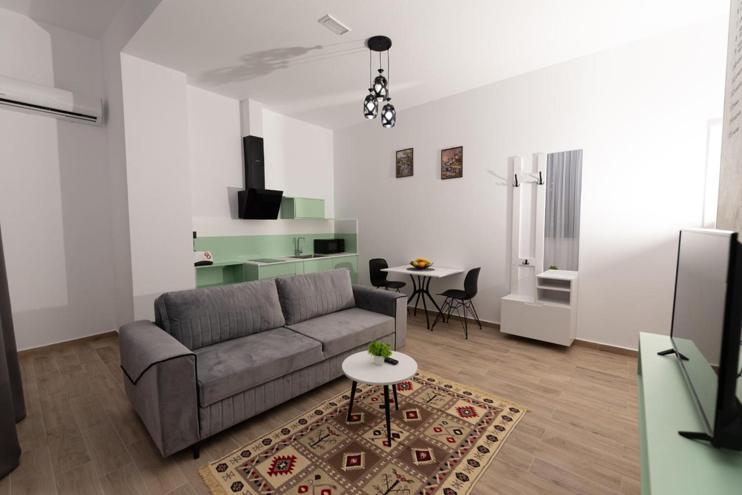 Apartment with Lake View