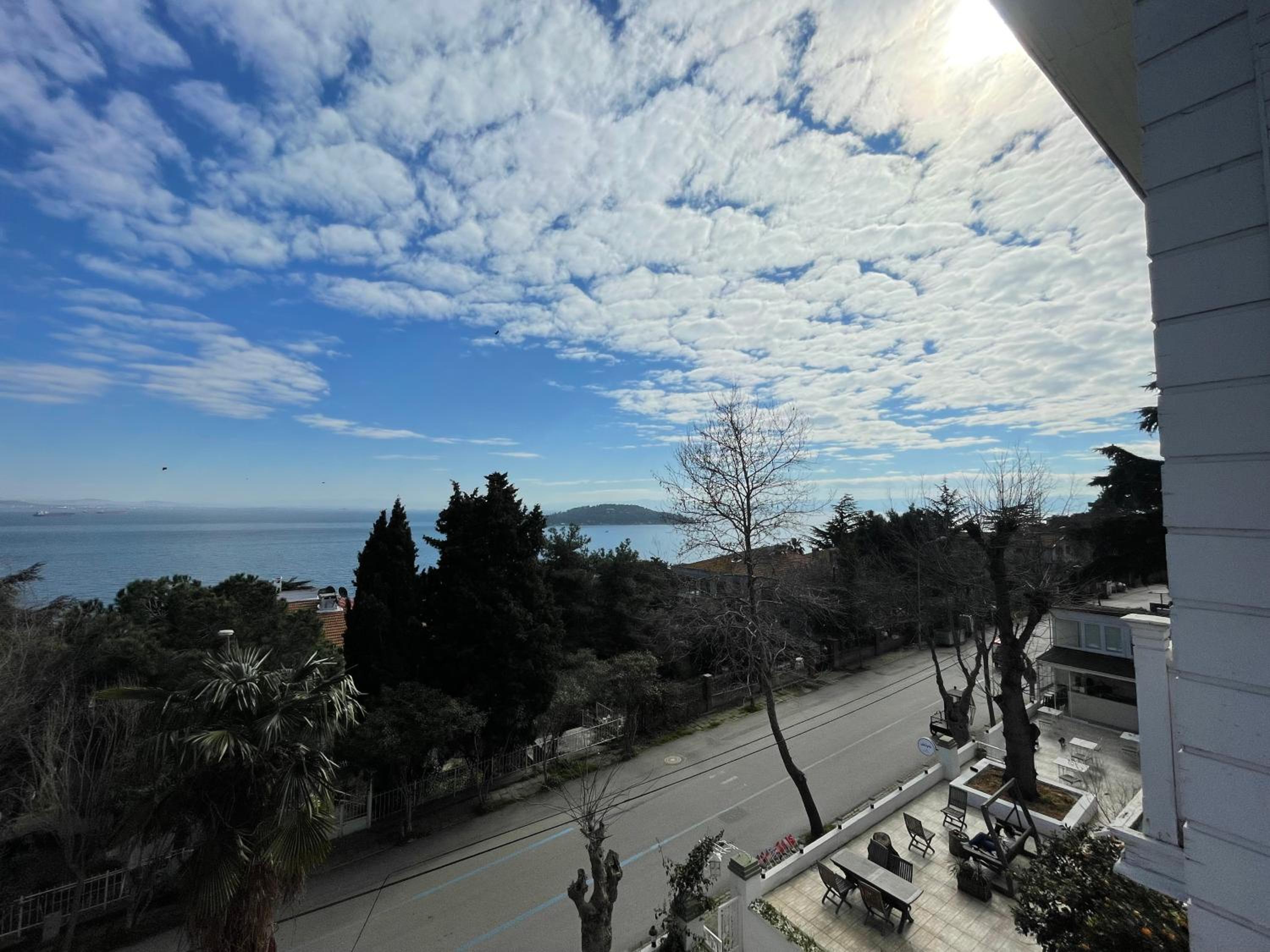 Double Room with Balcony and Sea View - Photo 2