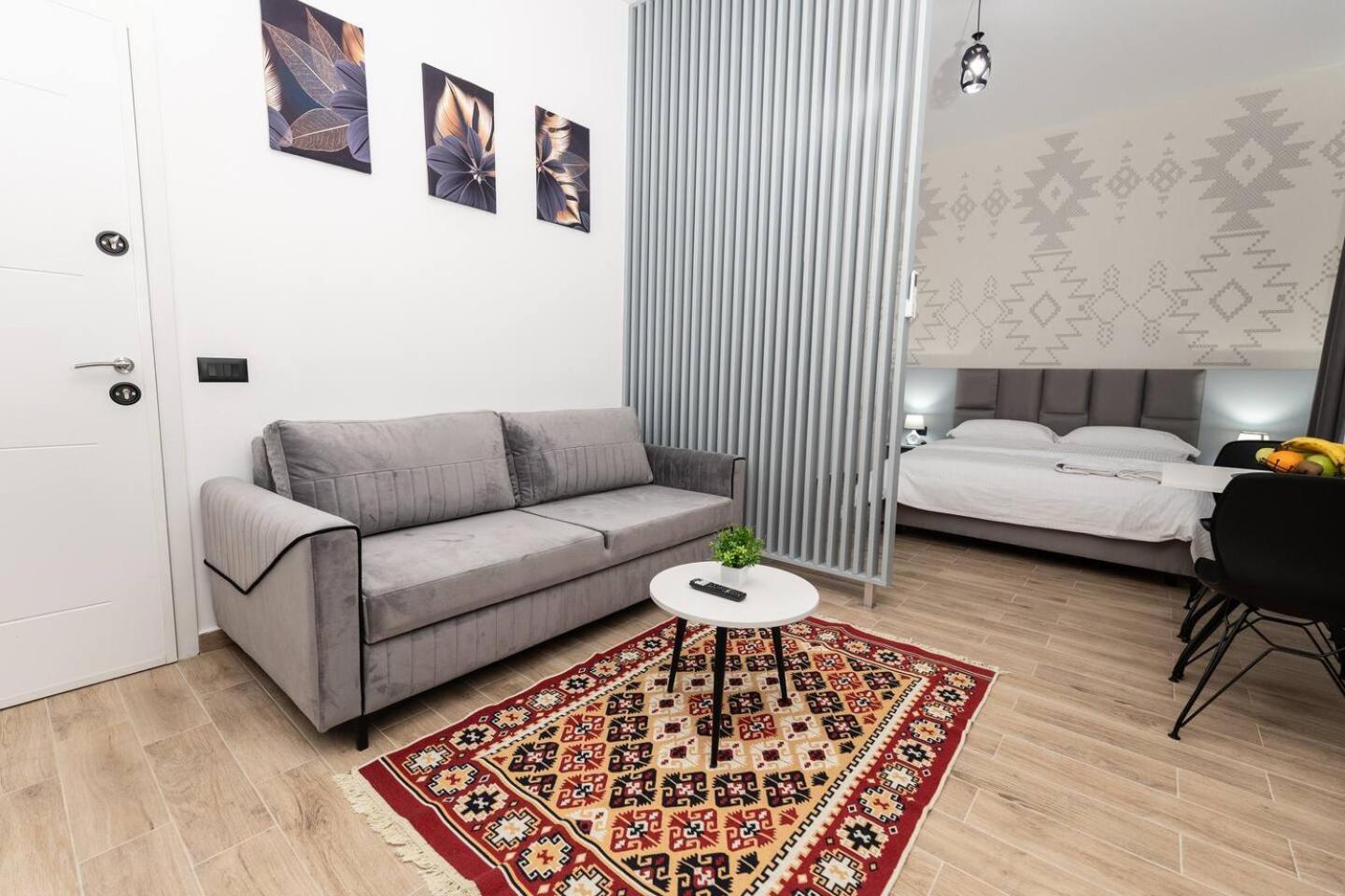 Apartment with View and Balcony photo 2