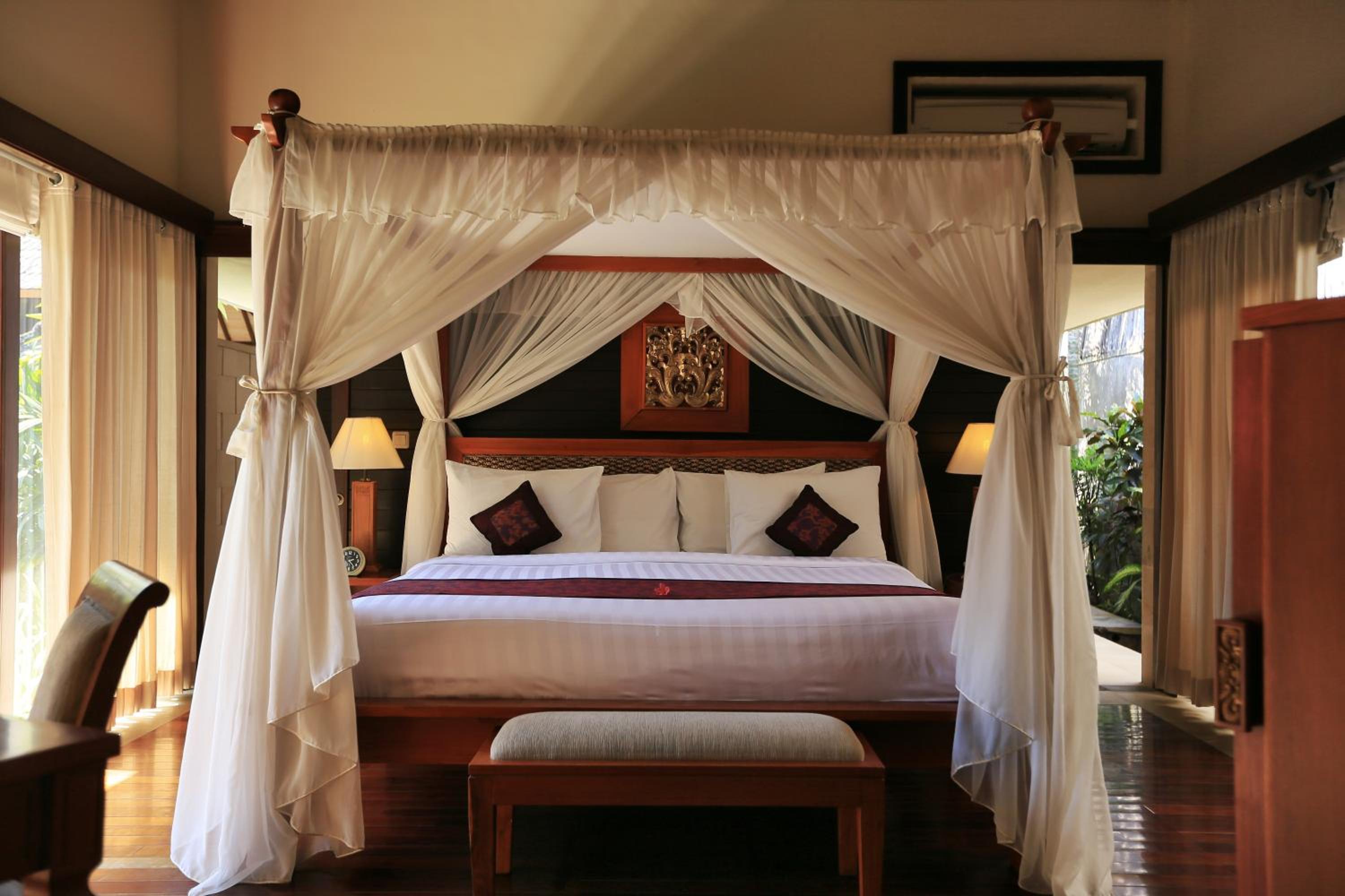 Junior Suite Villa with Private Pool - Photo 21