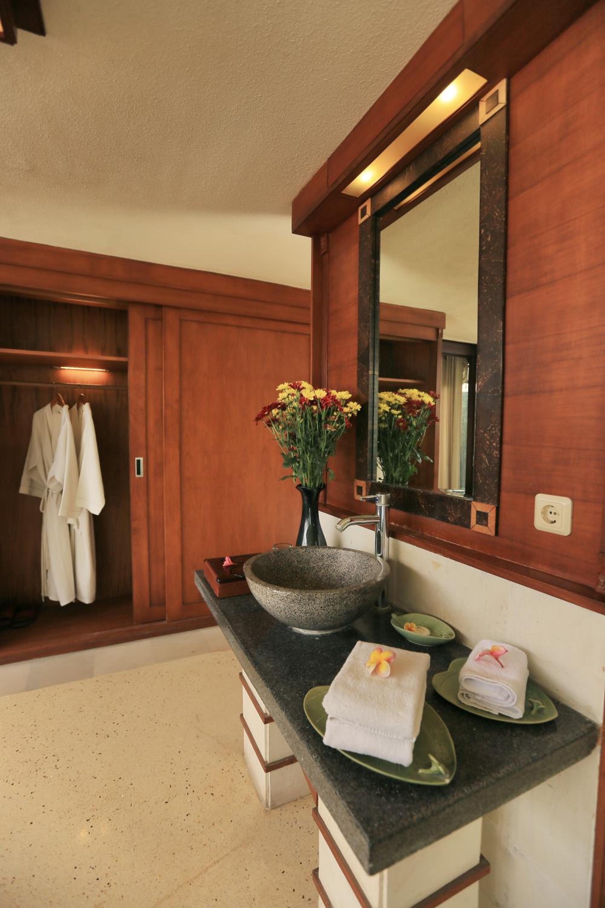 Junior Suite Villa with Private Pool - Photo 16