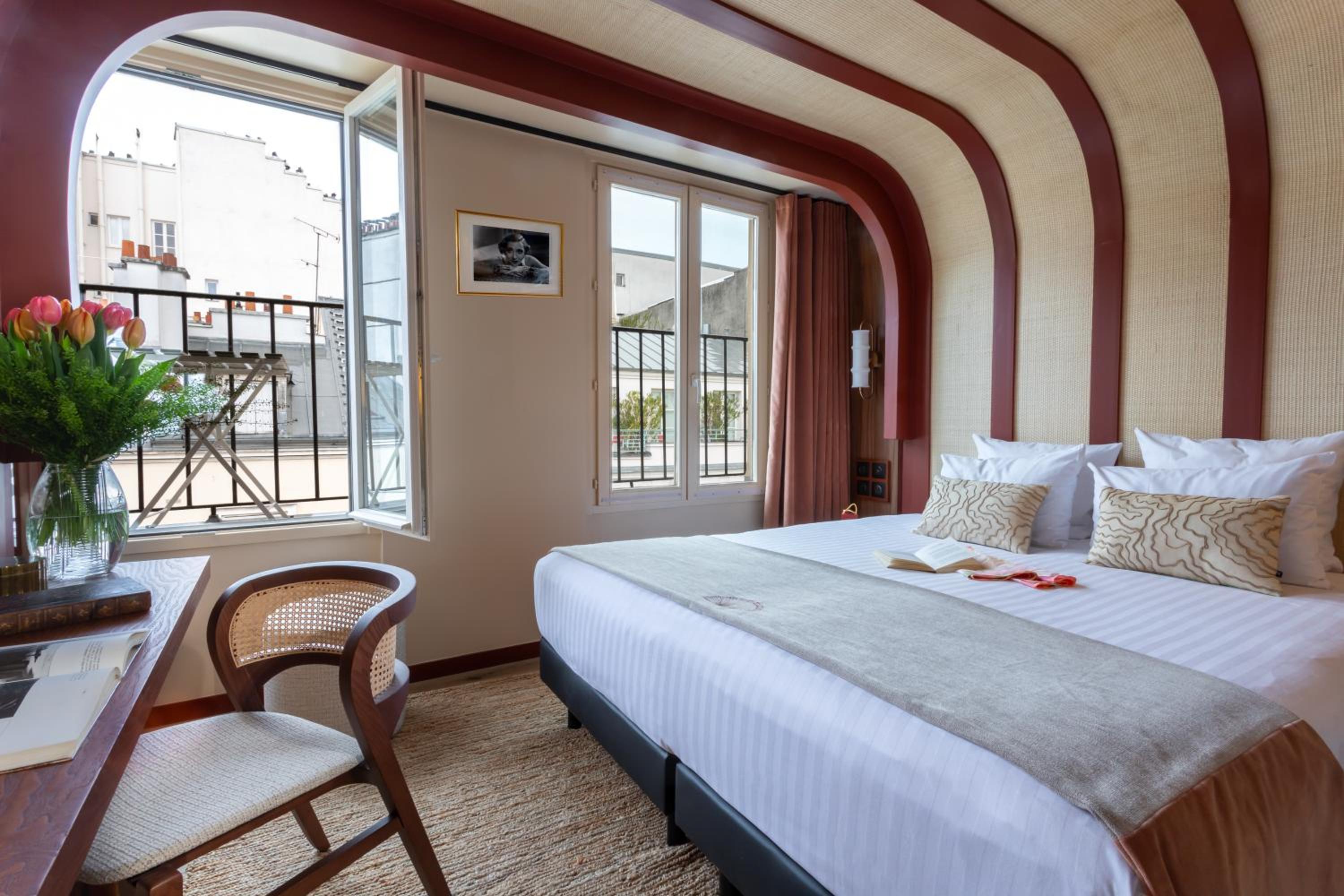 Chambre Grand Lit ou Lits Jumeaux Balcon thumbnail 6