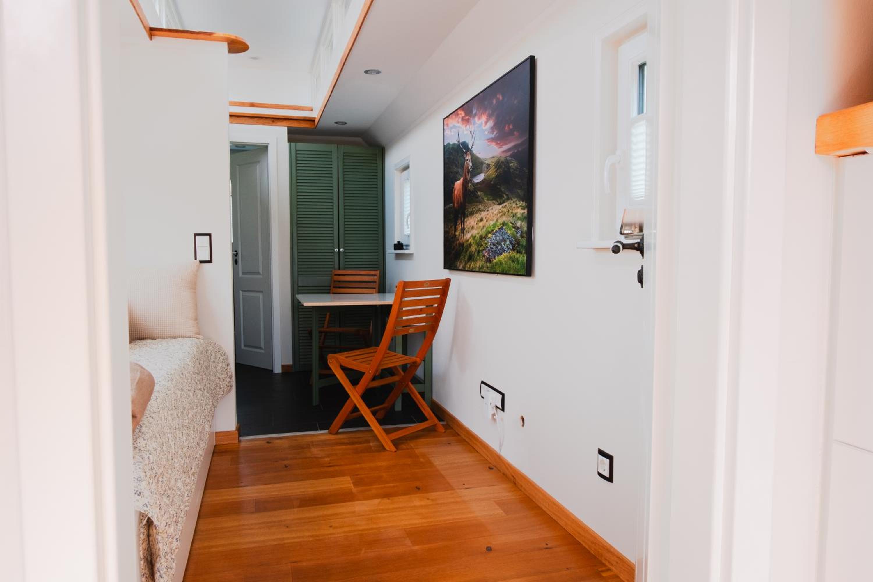 One-Bedroom Apartment photo 2