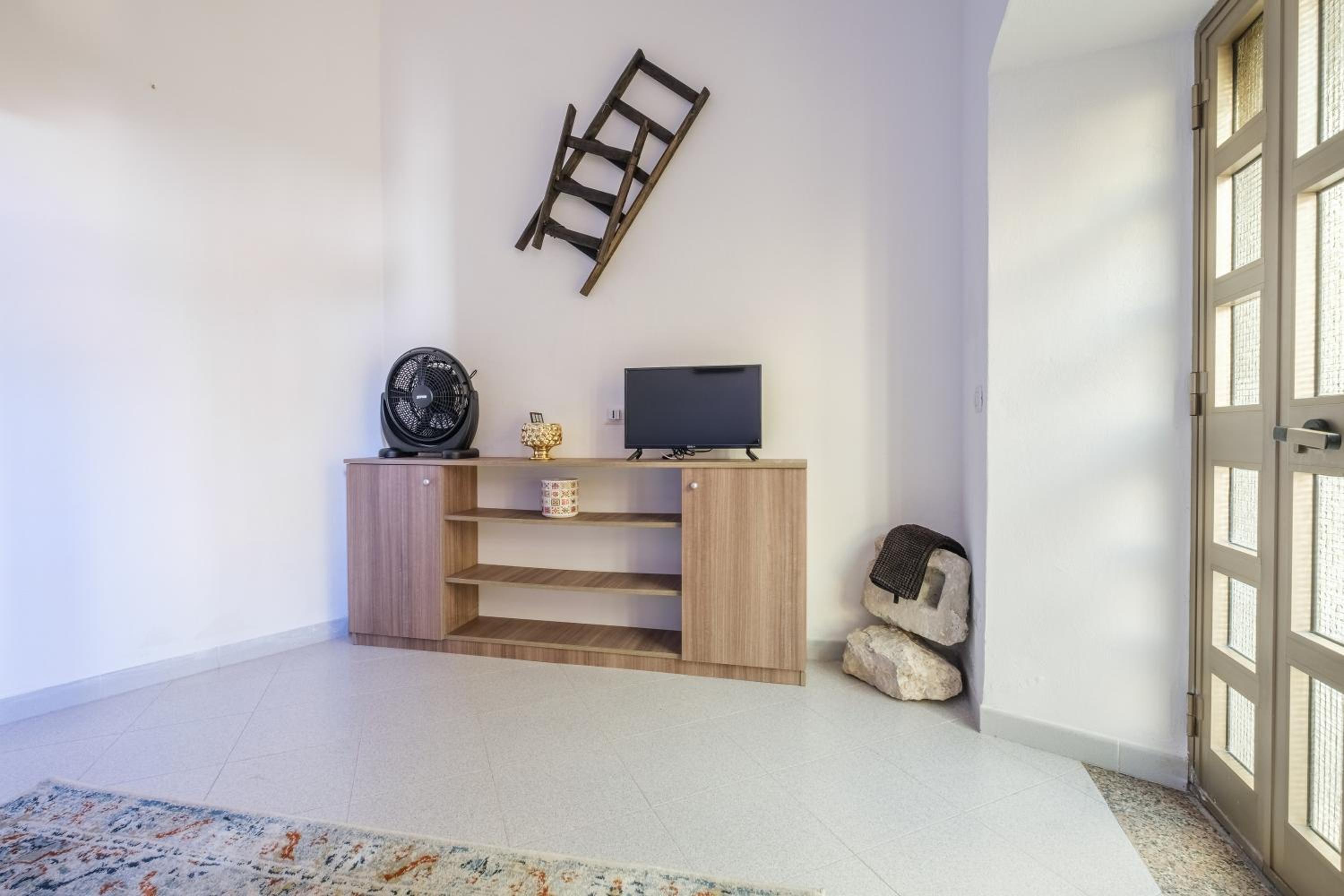 Two-Bedroom House photo 3