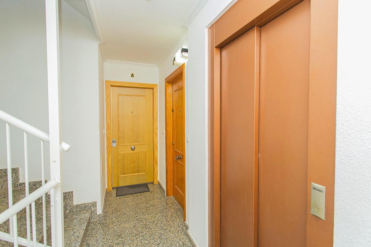 Apartment with Balcony photo 3
