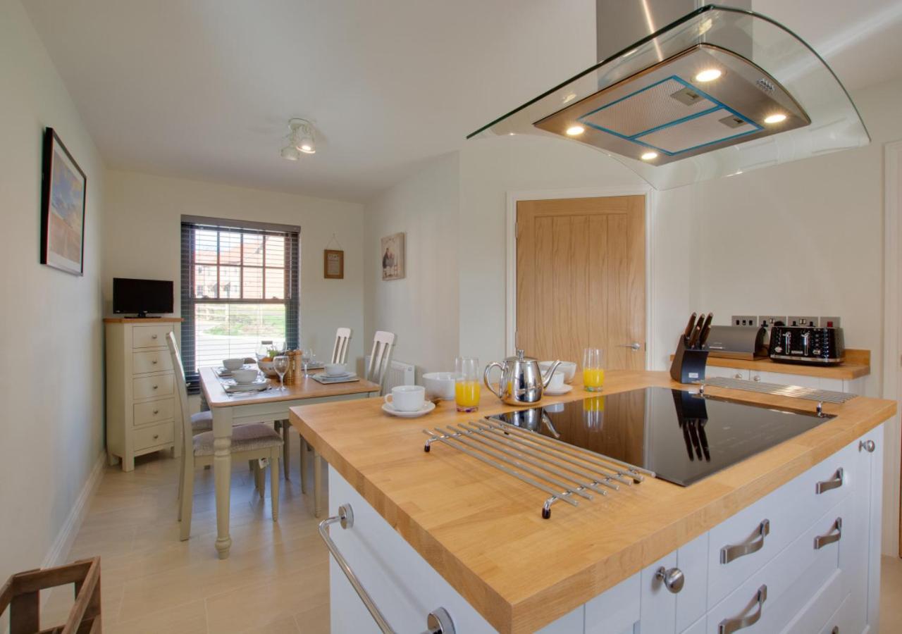 Three-Bedroom House photo 3