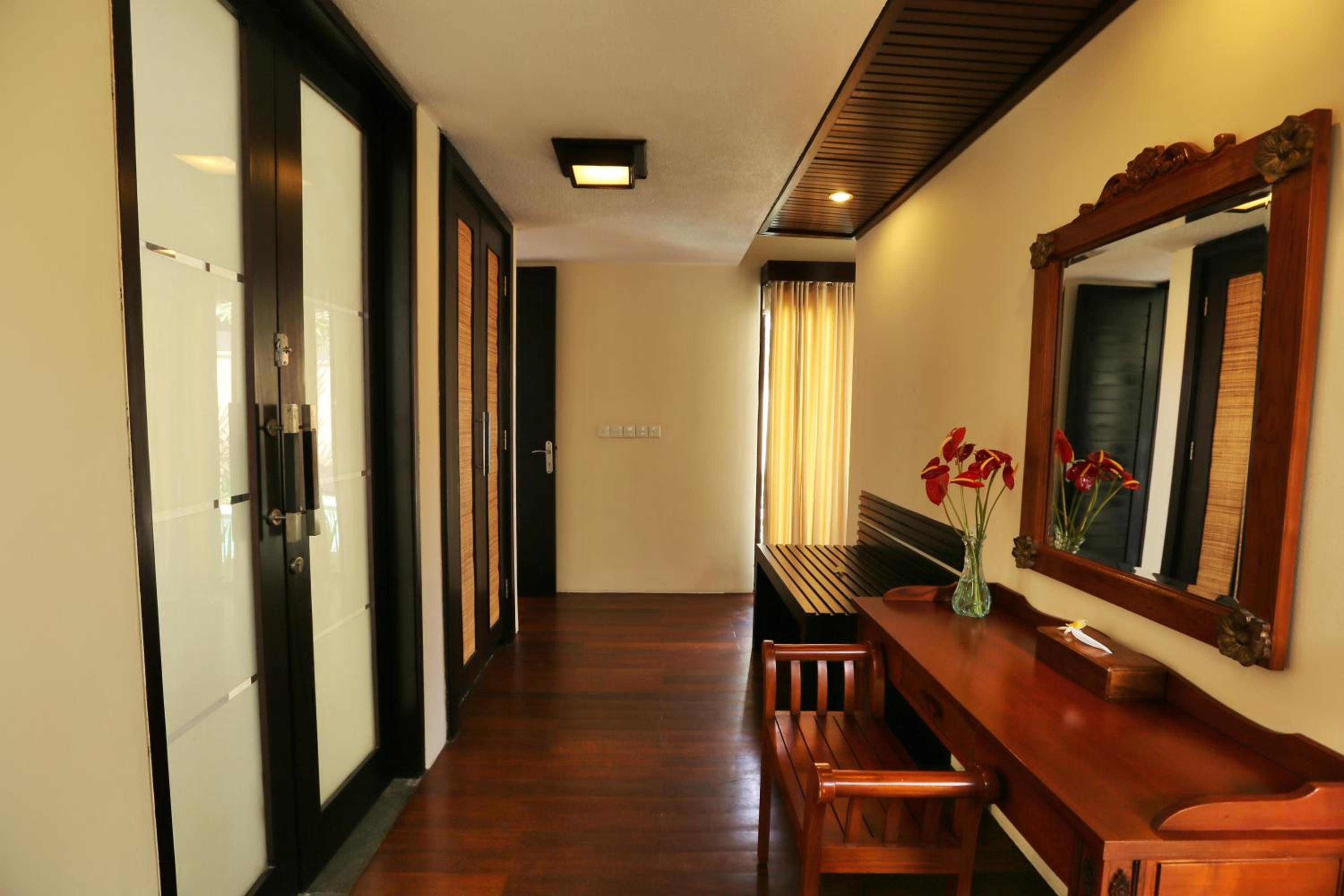 Deluxe Suite Villa with Private Pool - Photo 8