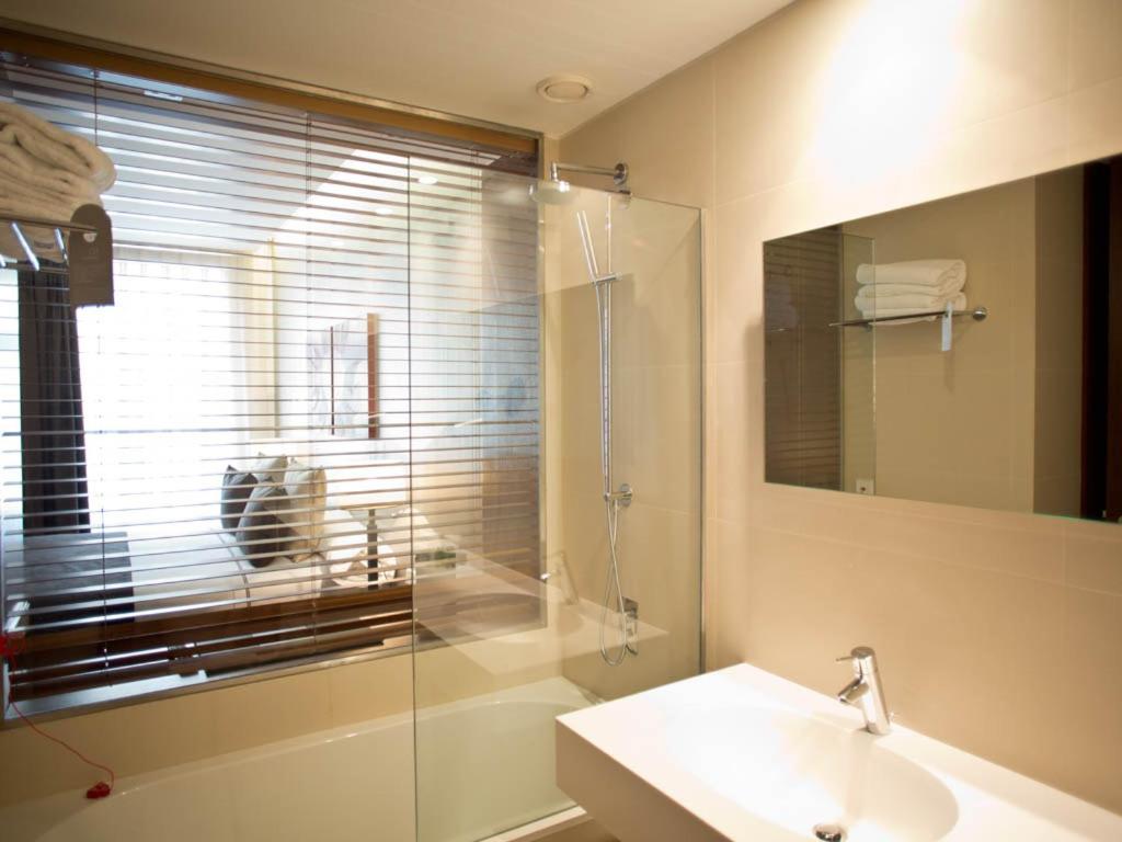 Basic Double or Twin Room - Photo 2