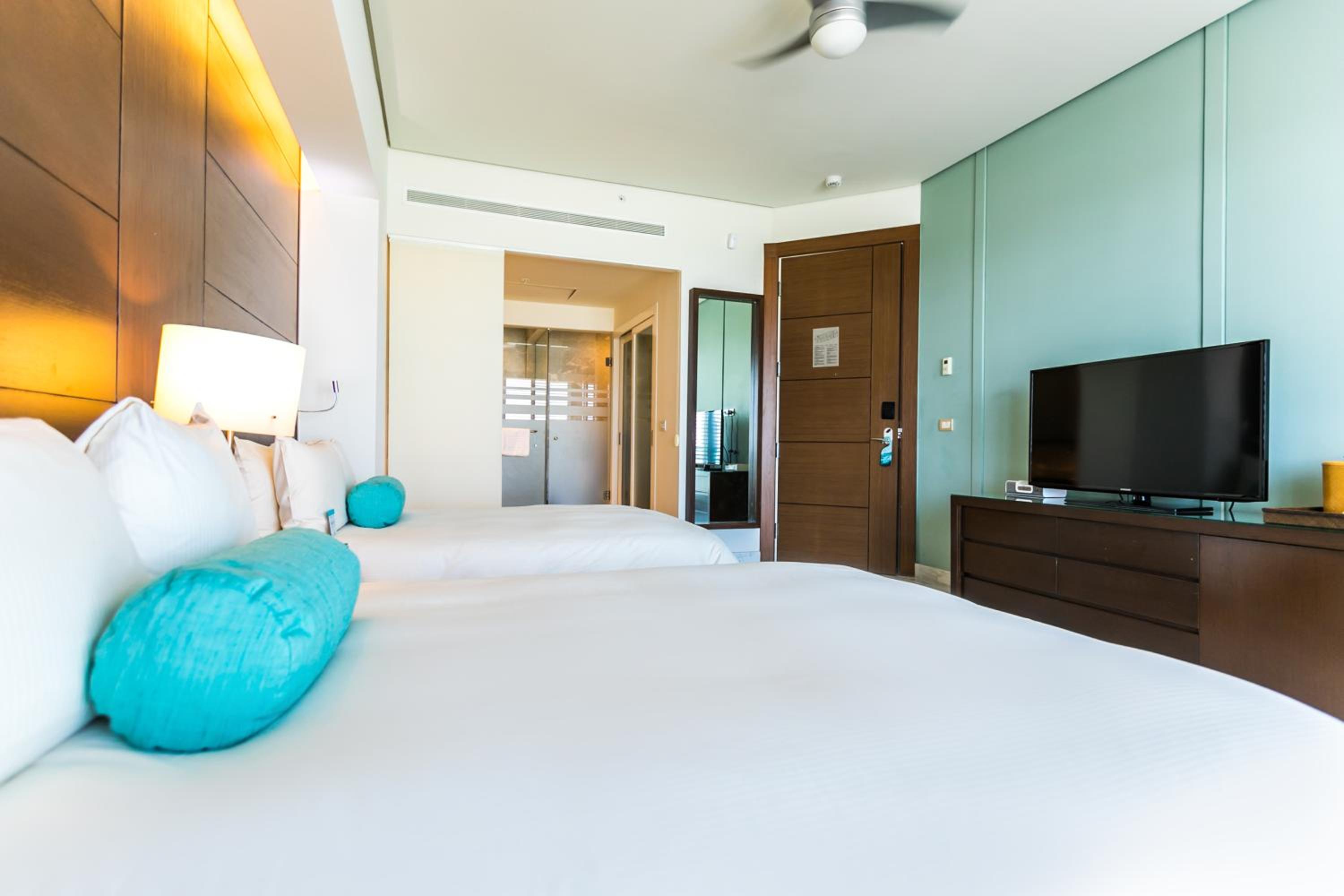 Club 89 Double Bed Diamante View - Photo 3