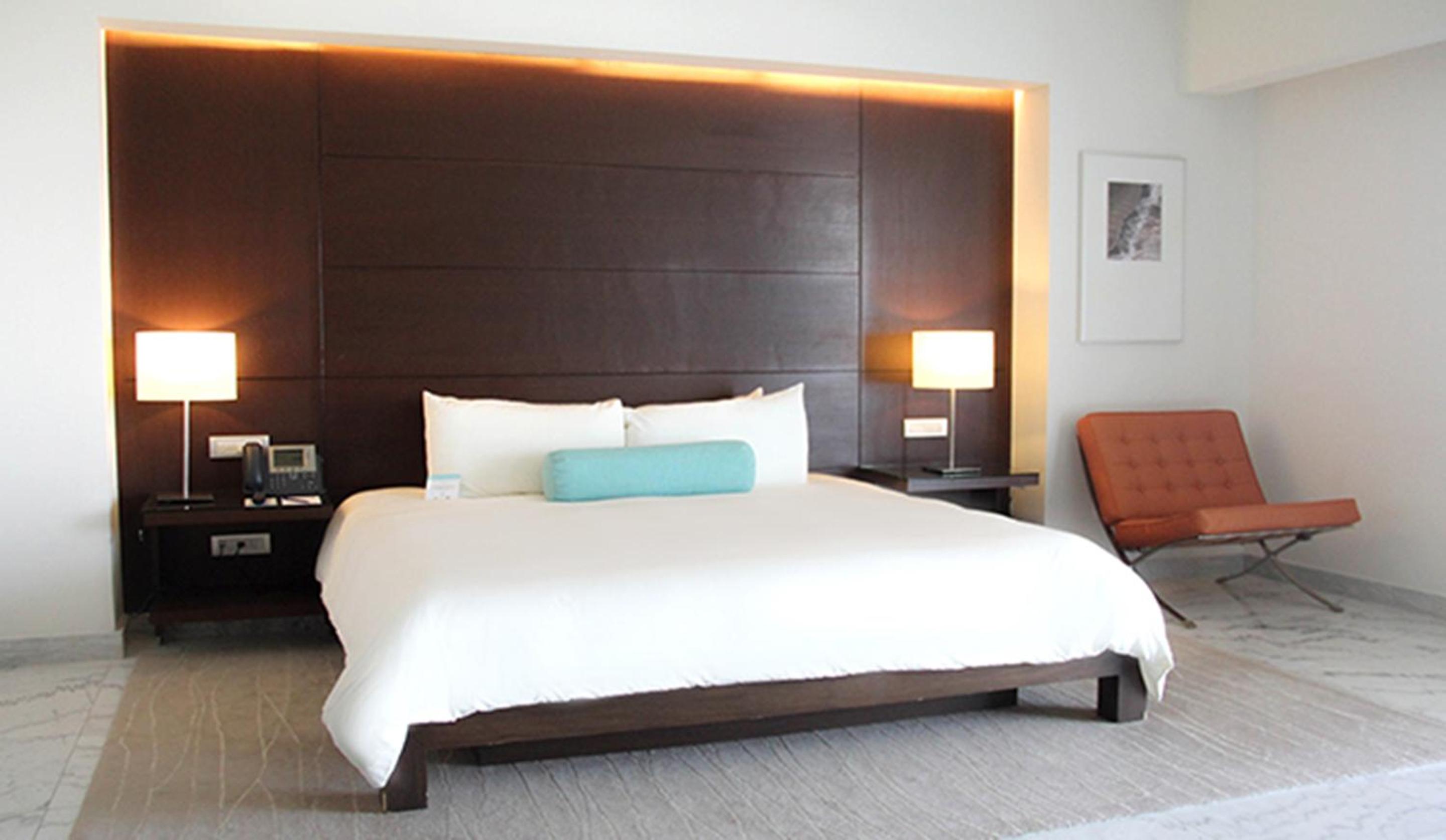Club 89 King Size Bed Diamante View - Photo 4